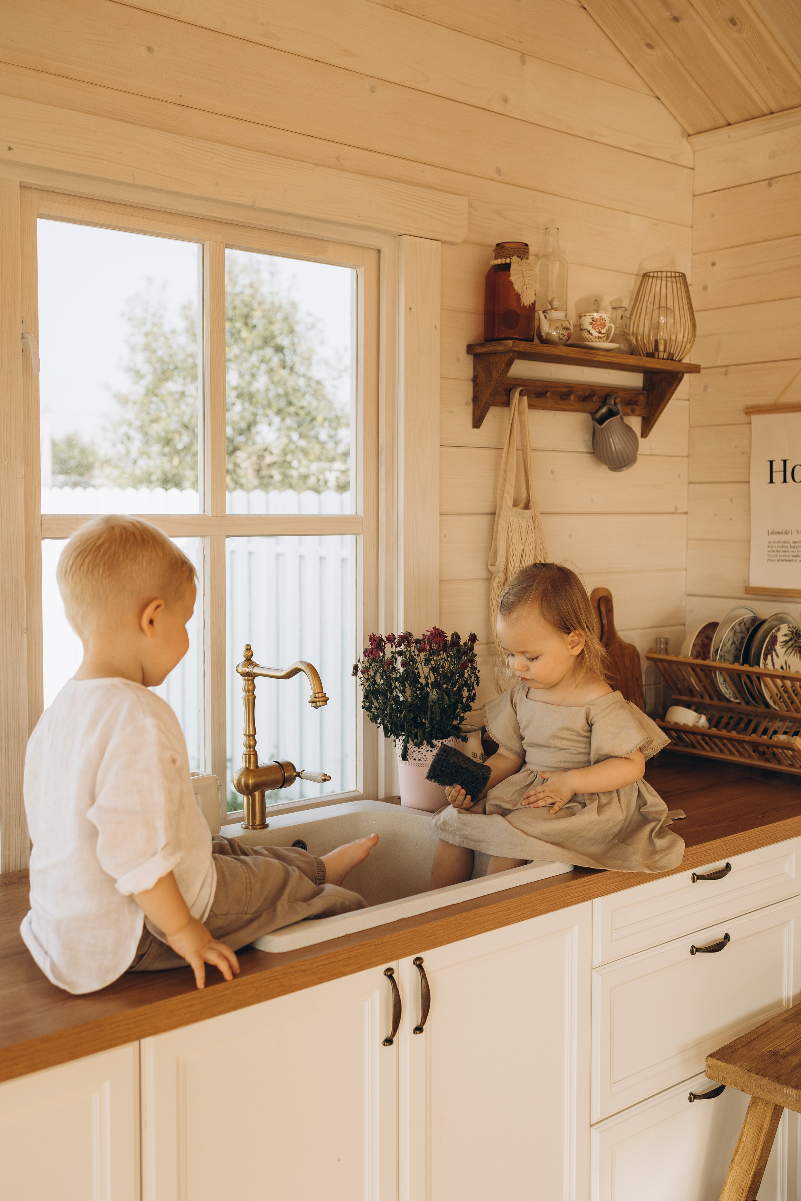 Оля и Мирослава Беседка. Семейный фотограф в Москве Виктория Ястребинская