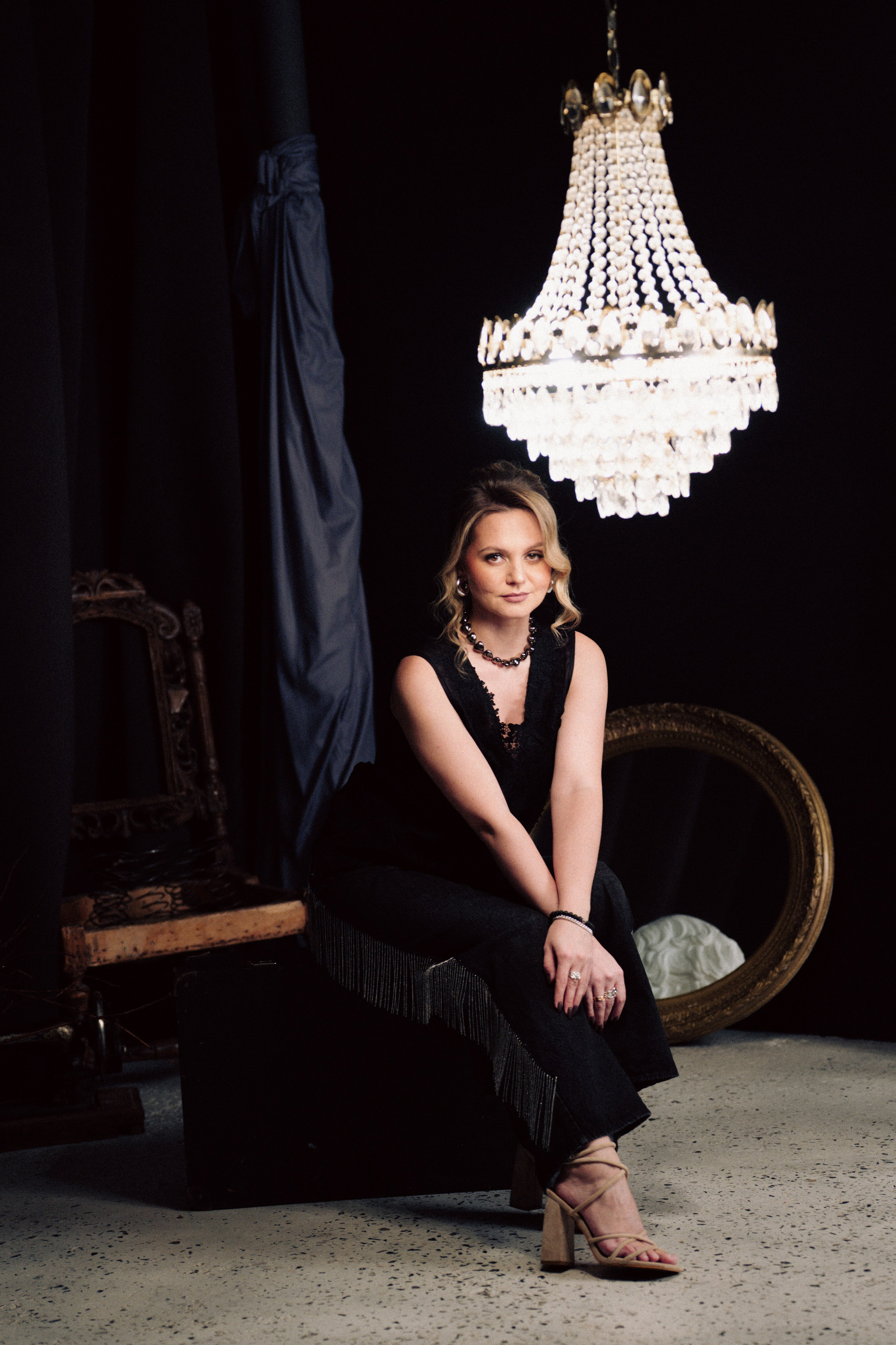 НОВОГОДНЯЯ ФОТОСЕСИИЯ В СТУДИИ ДЛЯ ДЕВУШКИ И ПРОГУЛКА ПО ЧЕРНЫШЕВСКОЙ. Профессиональный фотограф, Санкт-Петербург — Виктория Богомолова