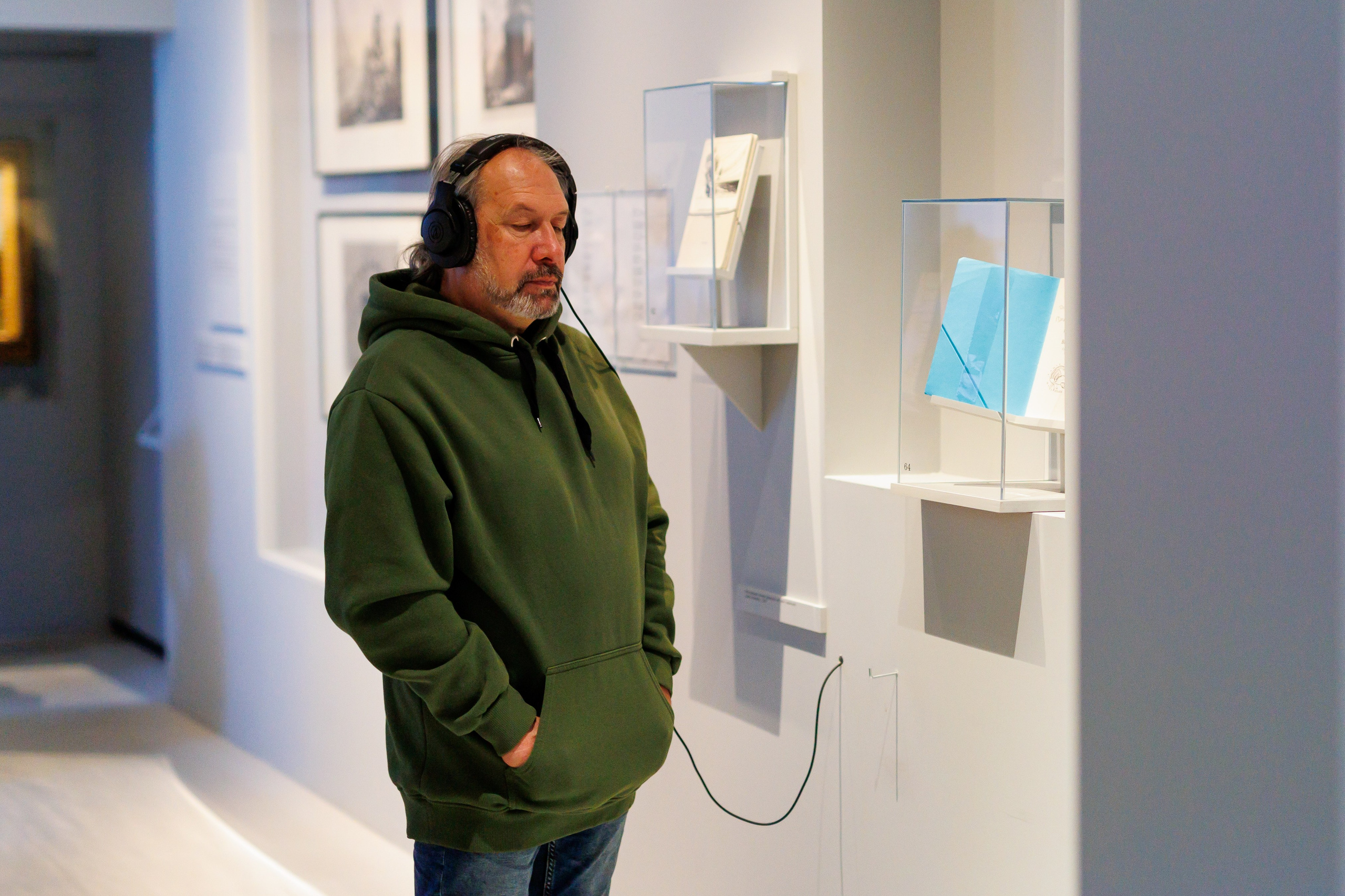 Мероприятия посвященные открытию выставки Иосиф Бродский — Место не хуже любого. Фотограф Иван Недорез