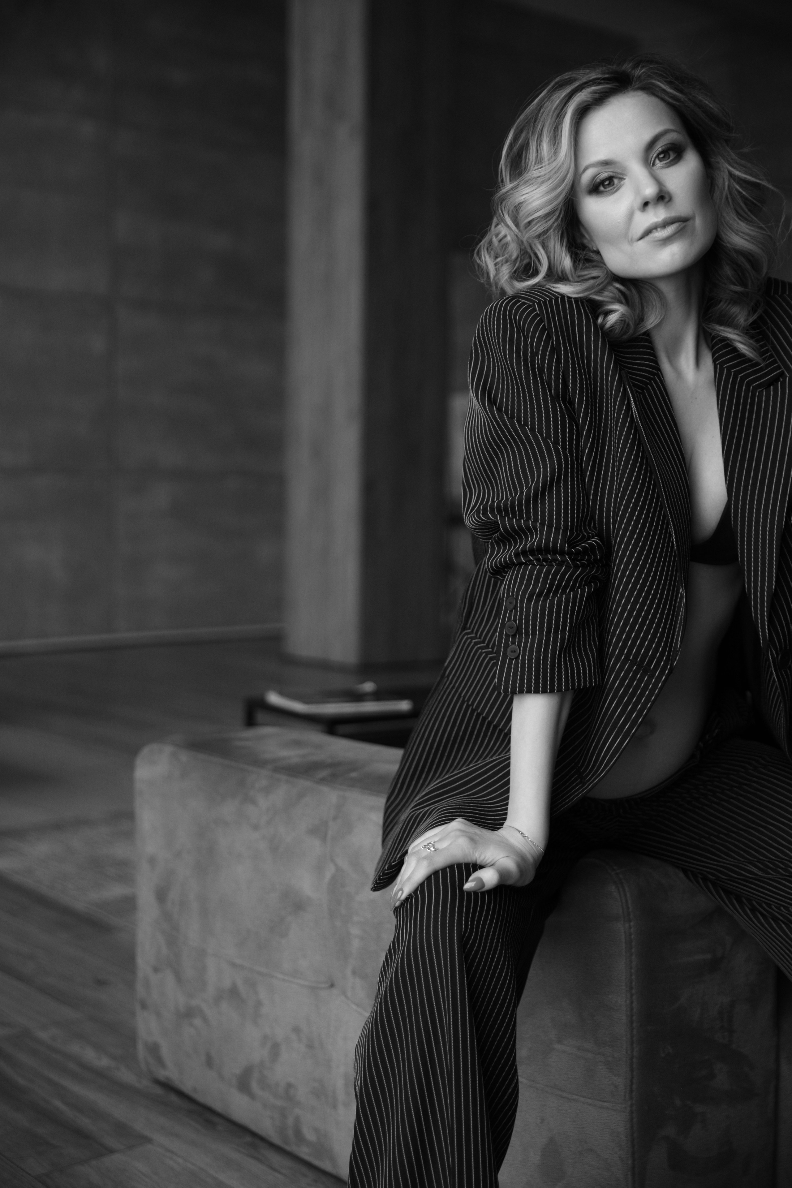 Фотосессия беременности, минимализм, циклорама