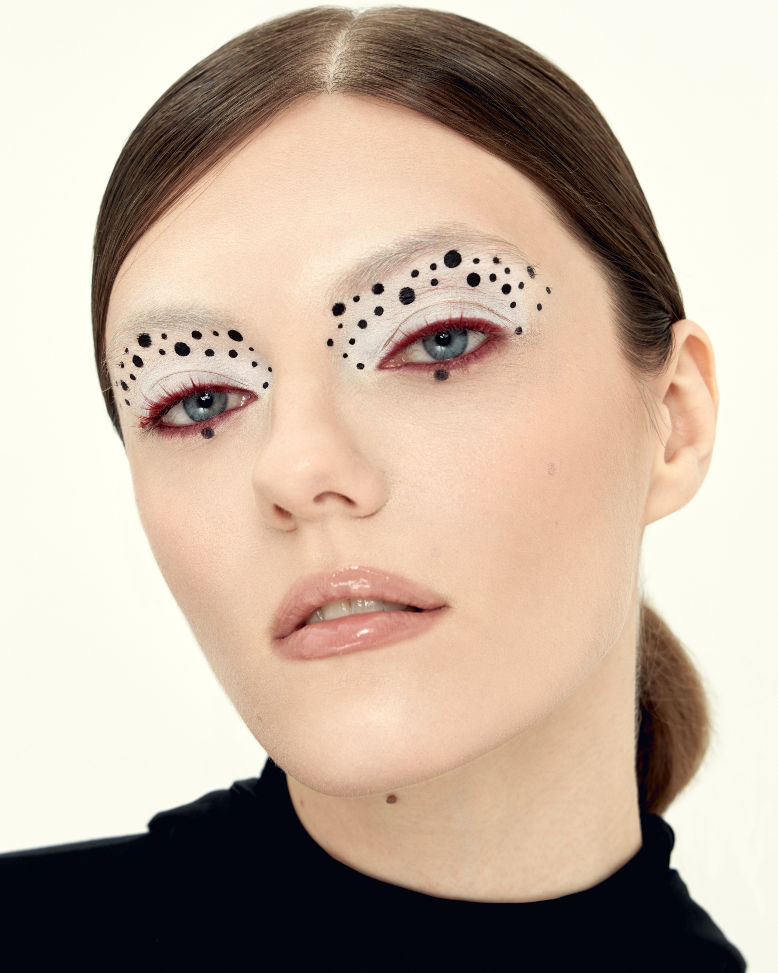 BEAUTY. Фотограф для брендов из Санкт-Петербурга Элина Каспаравичюс