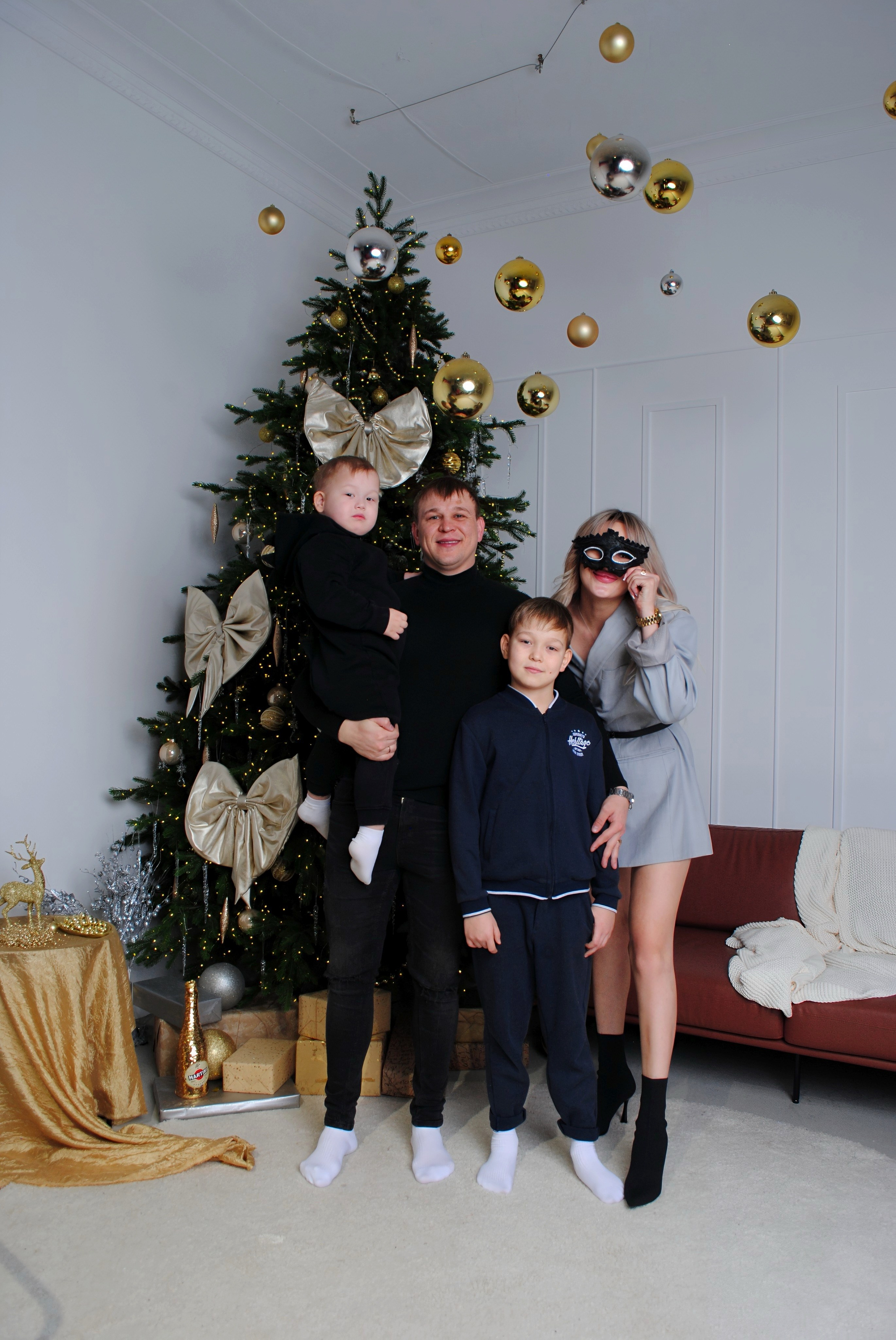 Юля и семья. Фотограф Мария Мусаелян