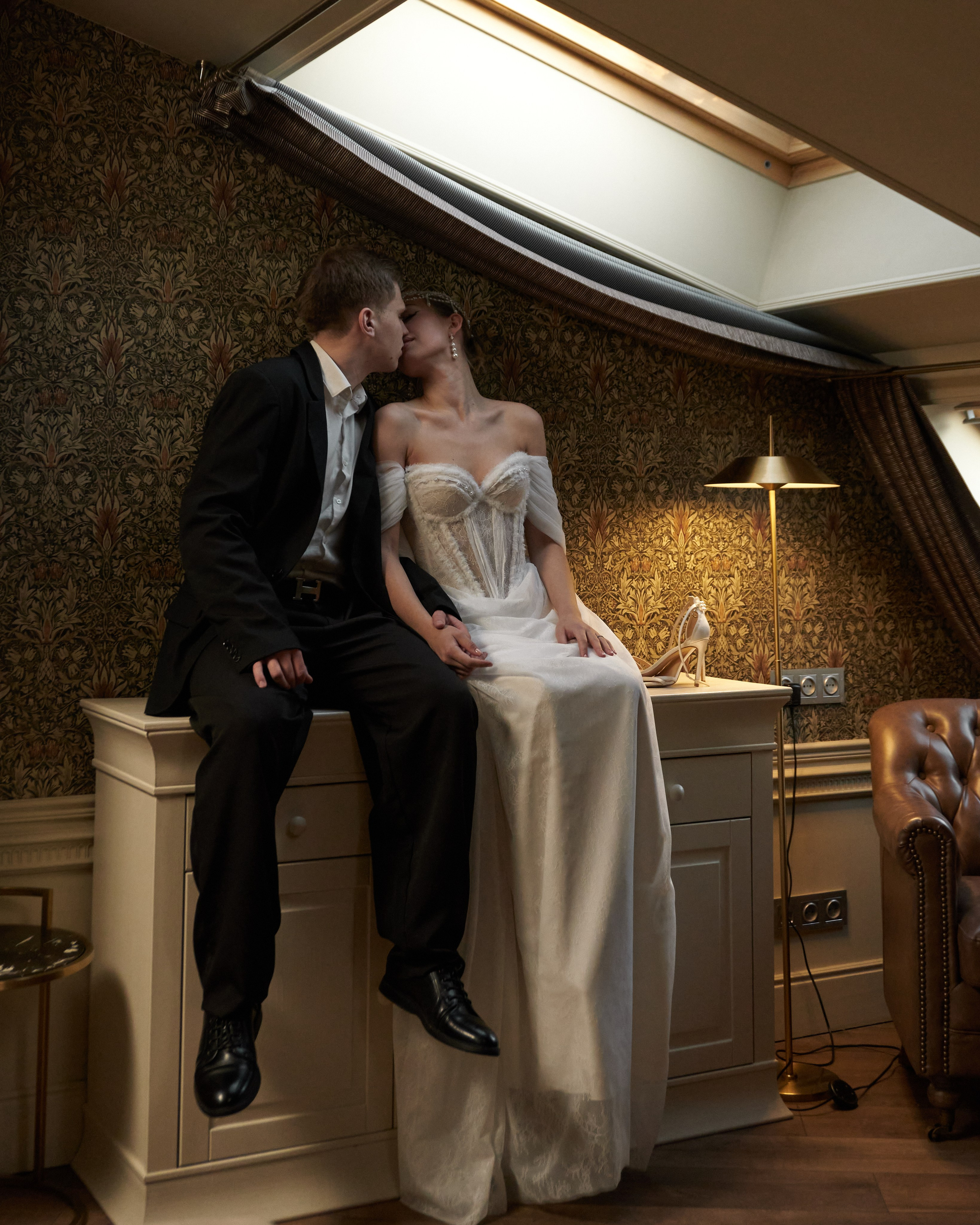 Свадебная фотосессия в отеле Арбат 6 Москва. Свадебный фотограф в Москве Алина Лисовская