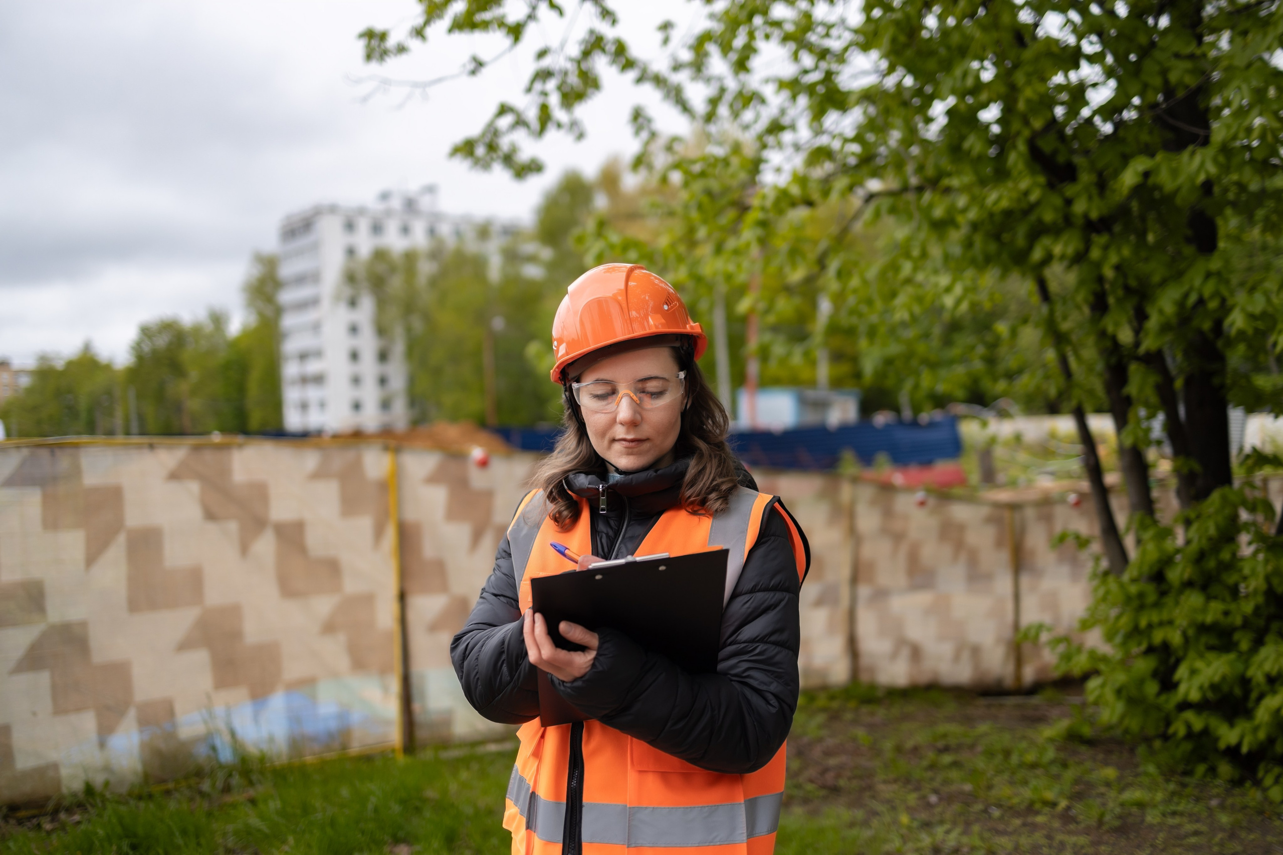 Фотосессия «Стройка» модель Ирина. Репортажный, семейный и студийный фотограф в Москве Демин Алексей