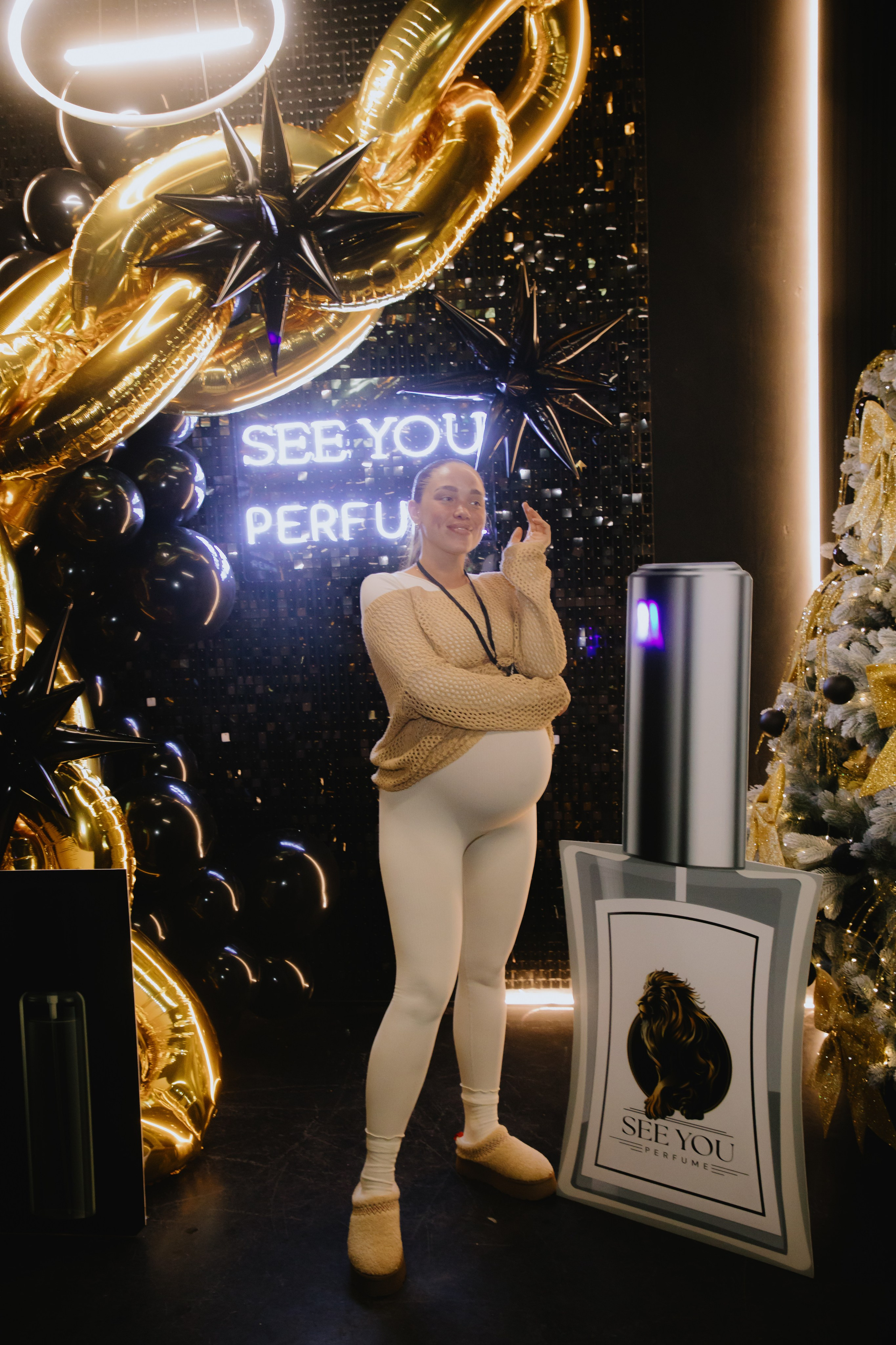 See `You Perfume. Фотограф в Москве и Санкт-Петербурге Дарина