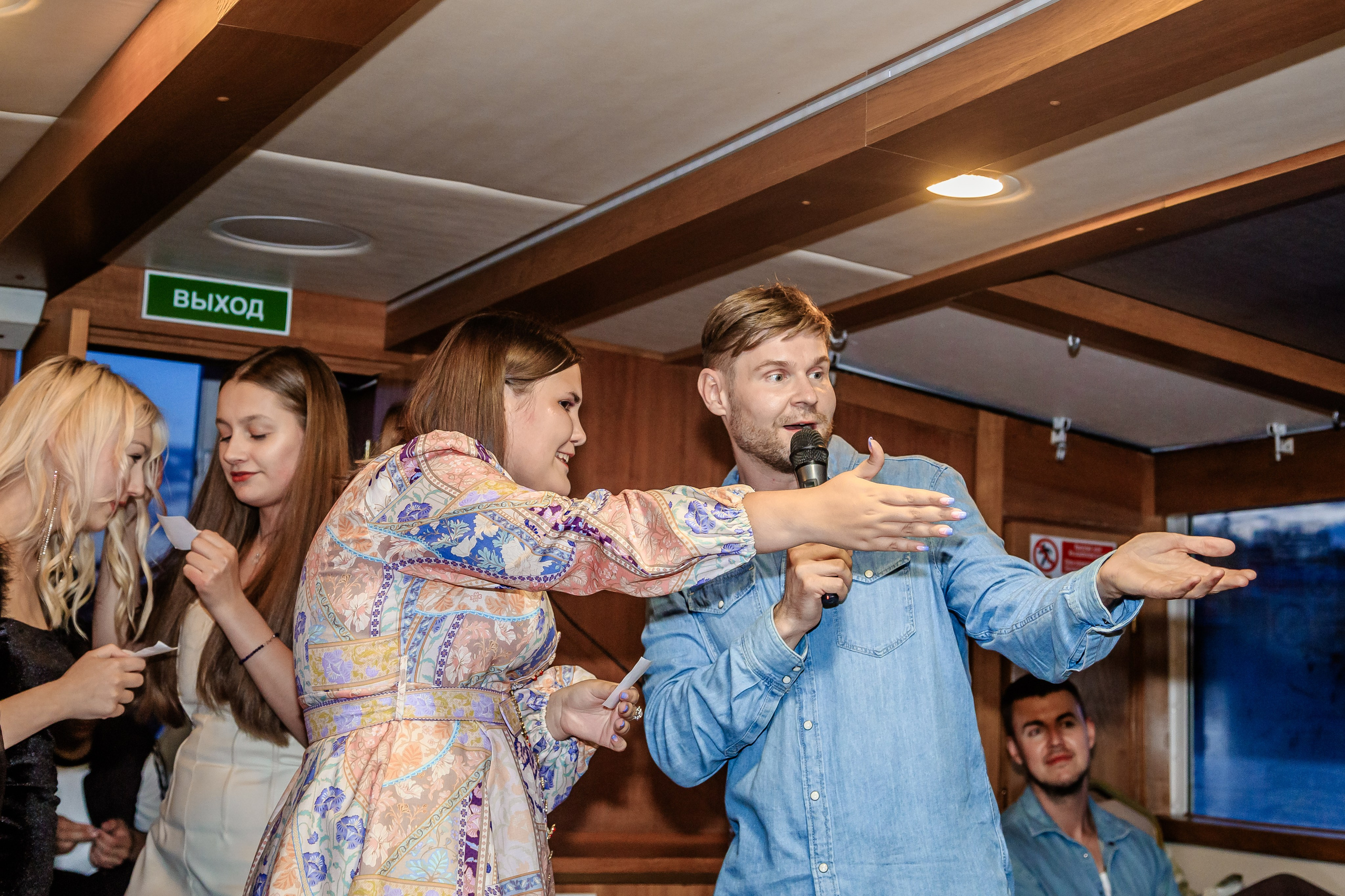 Выпускной на теплоходе. Фотограф в Санкт-Петербурге Чумаков Семен