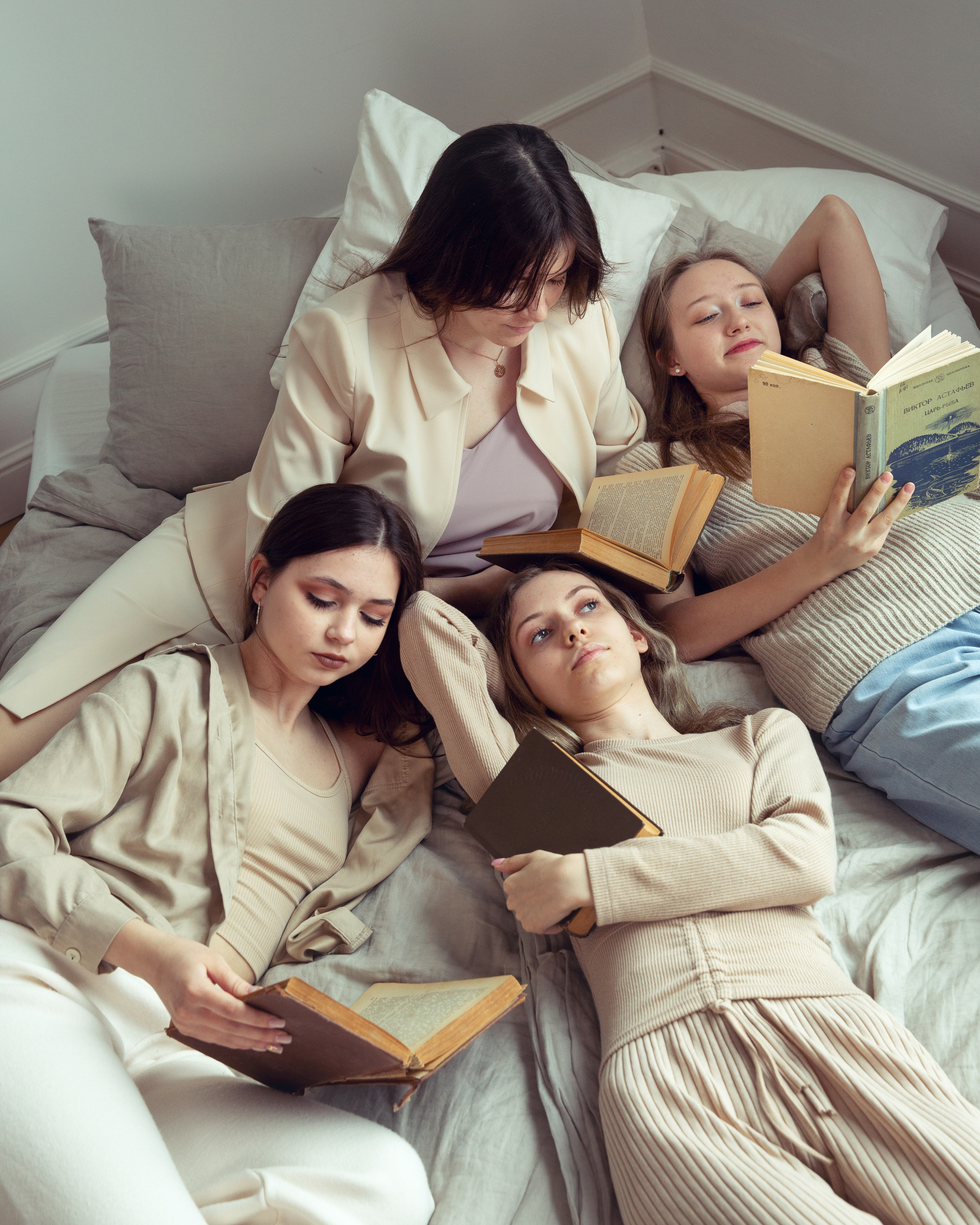 Коллажи 9-11 класс. Школьные фотоальбомы, фотосессии, шаблоны фотокниг, школьный фотограф