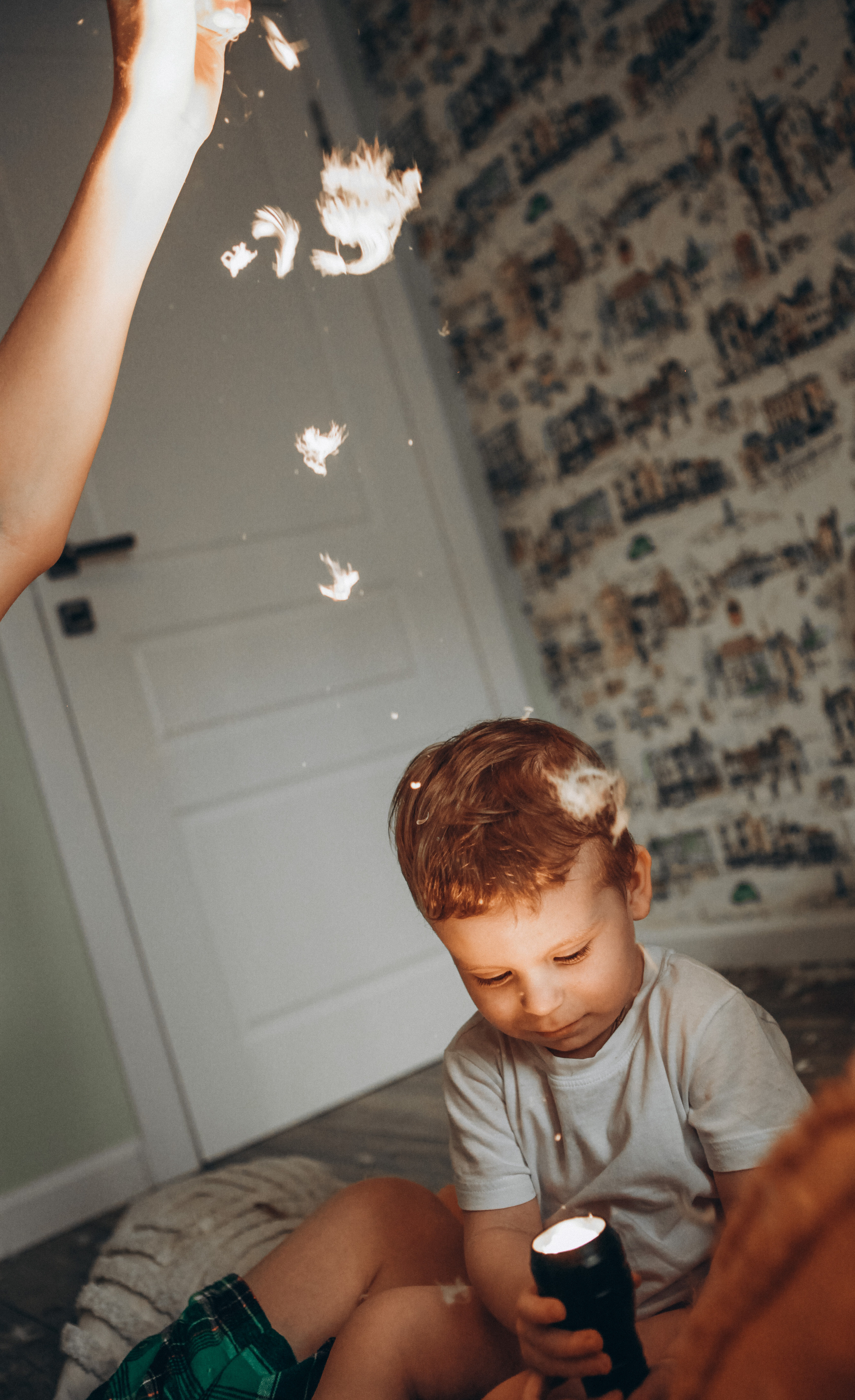 Каникулы. Братья. Перья. Фотограф Анастасия Кузьменко