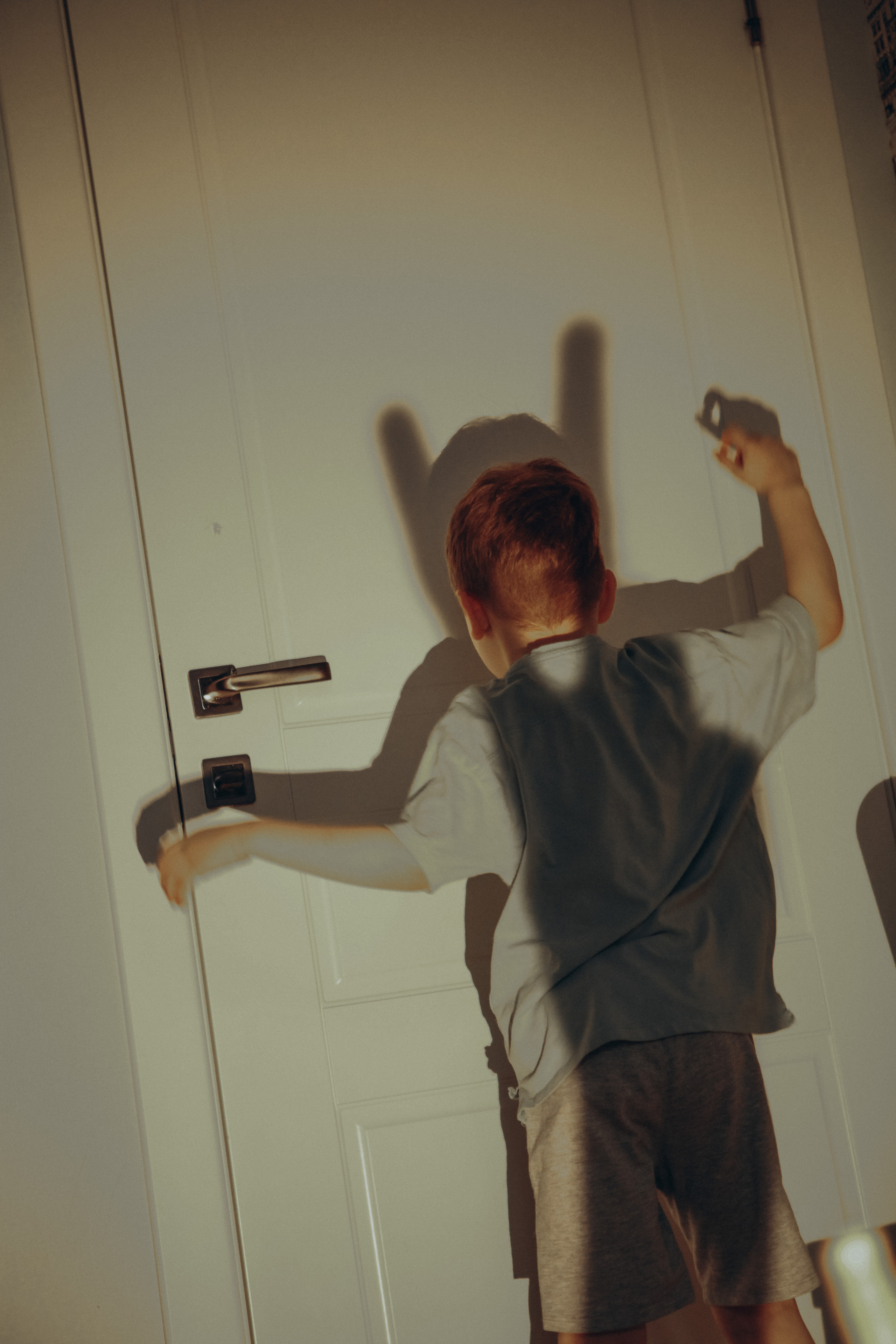 Каникулы. Братья. Перья. Фотограф Анастасия Кузьменко