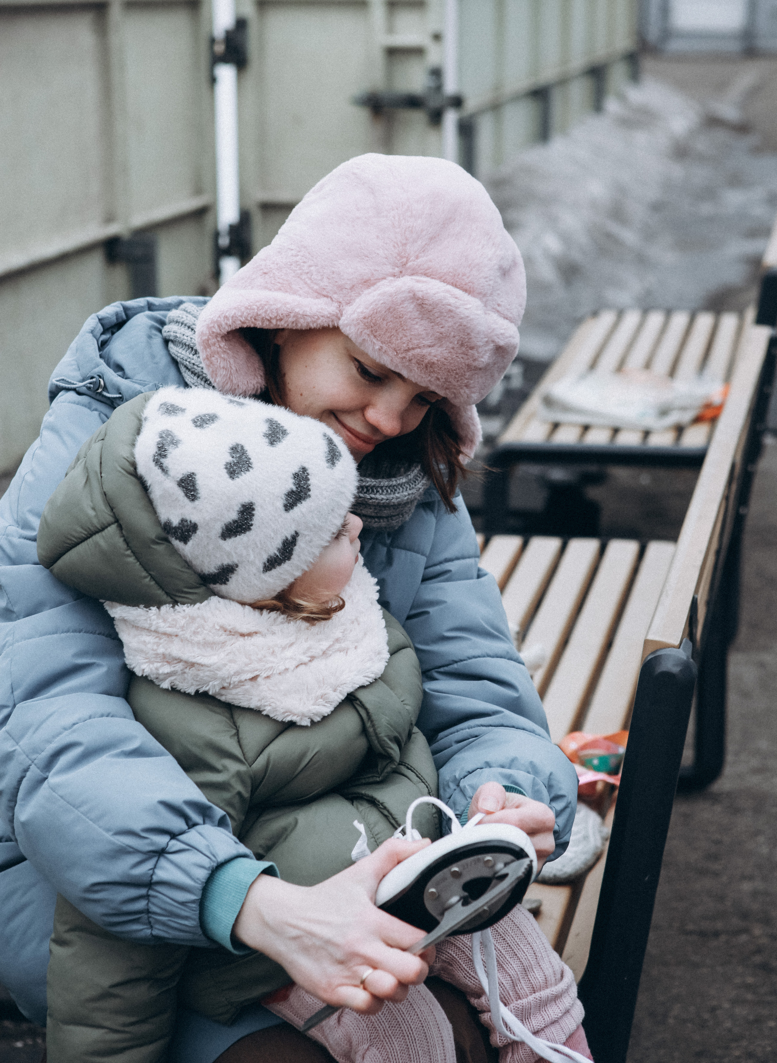 Роза и Варвара. Каток. Фотограф Анастасия Кузьменко