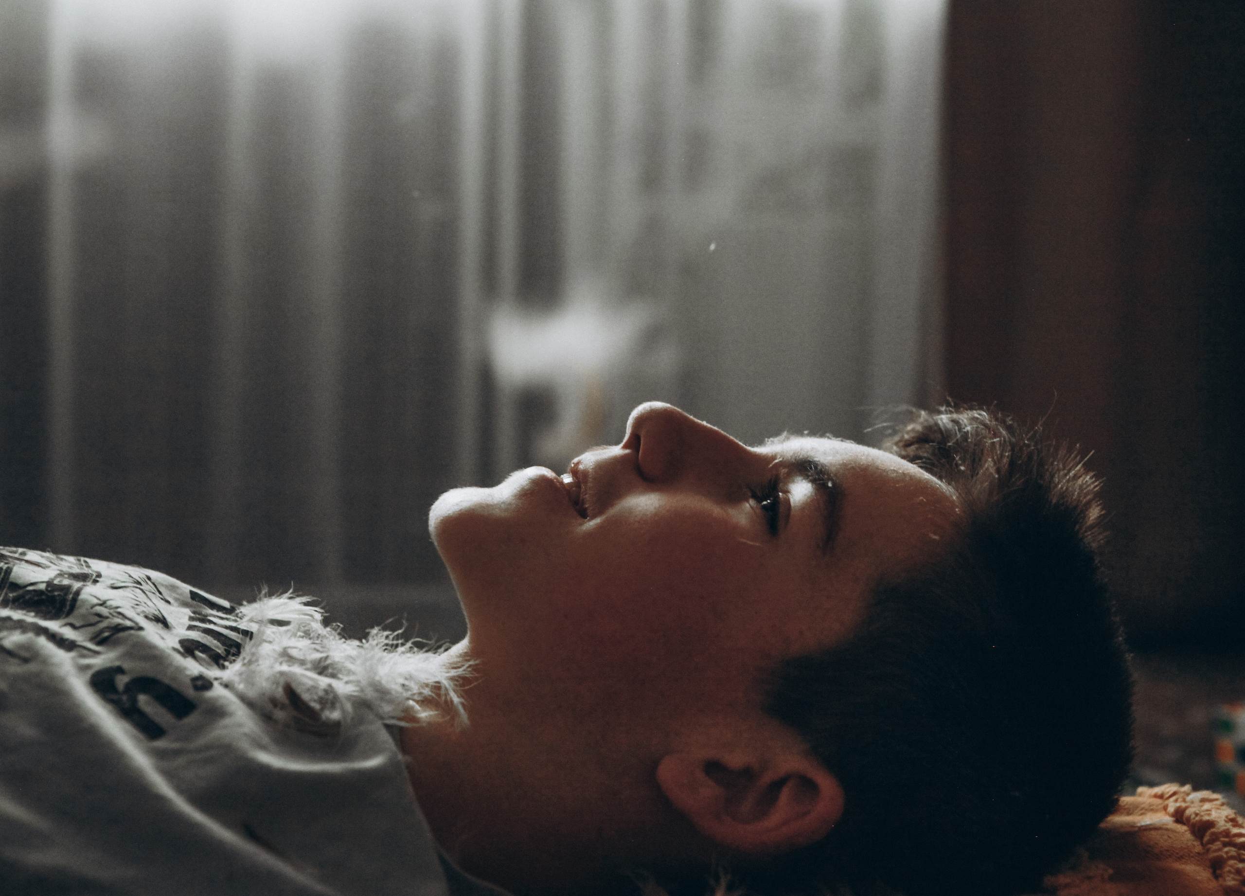 Каникулы. Братья. Перья. Фотограф Анастасия Кузьменко