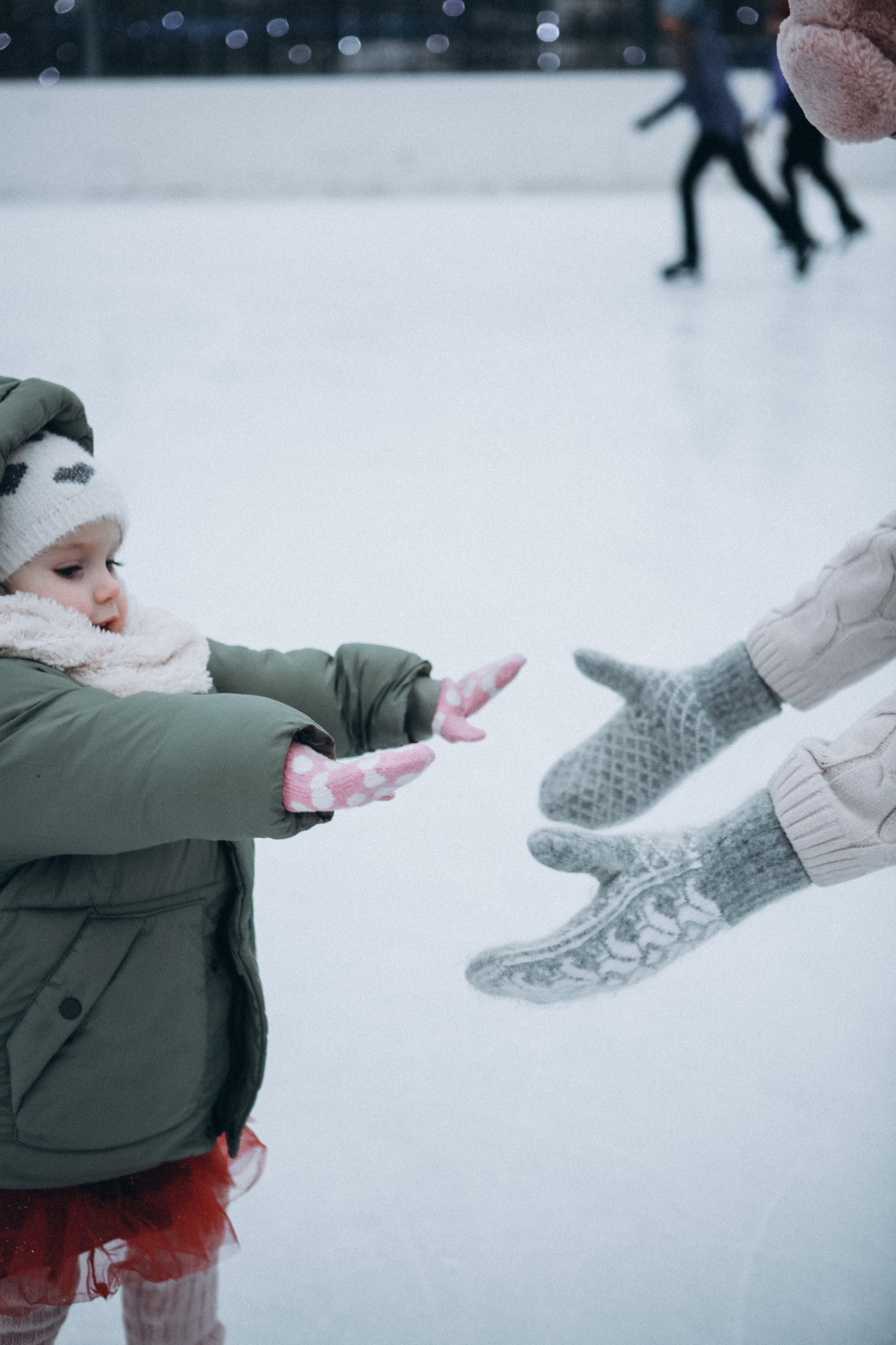 Роза и Варвара. Каток. Фотограф Анастасия Кузьменко