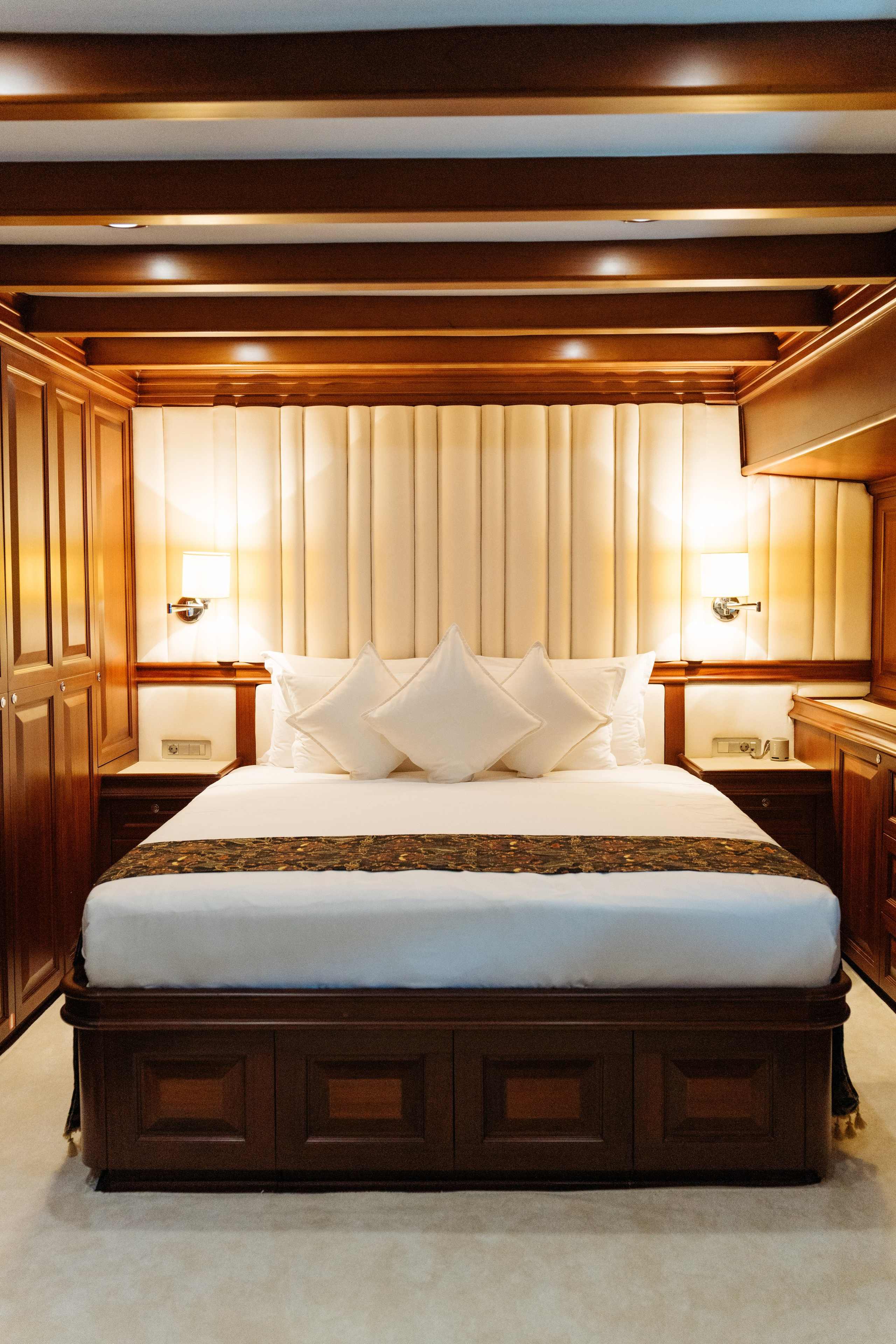 Riana Yacht. Фотограф Валерия Бурма