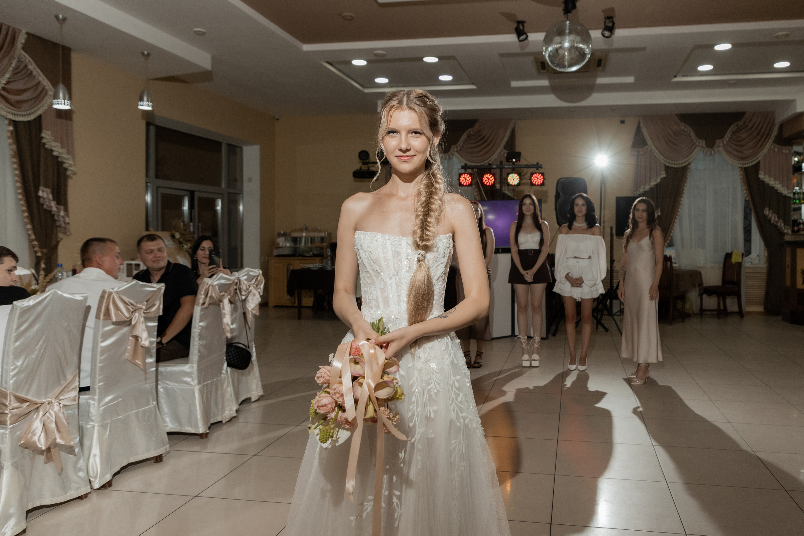 Роман и Александра (банкет). Свадебный фотограф Ангелина Сунгатулина | Саратов | Балаково | Вольск