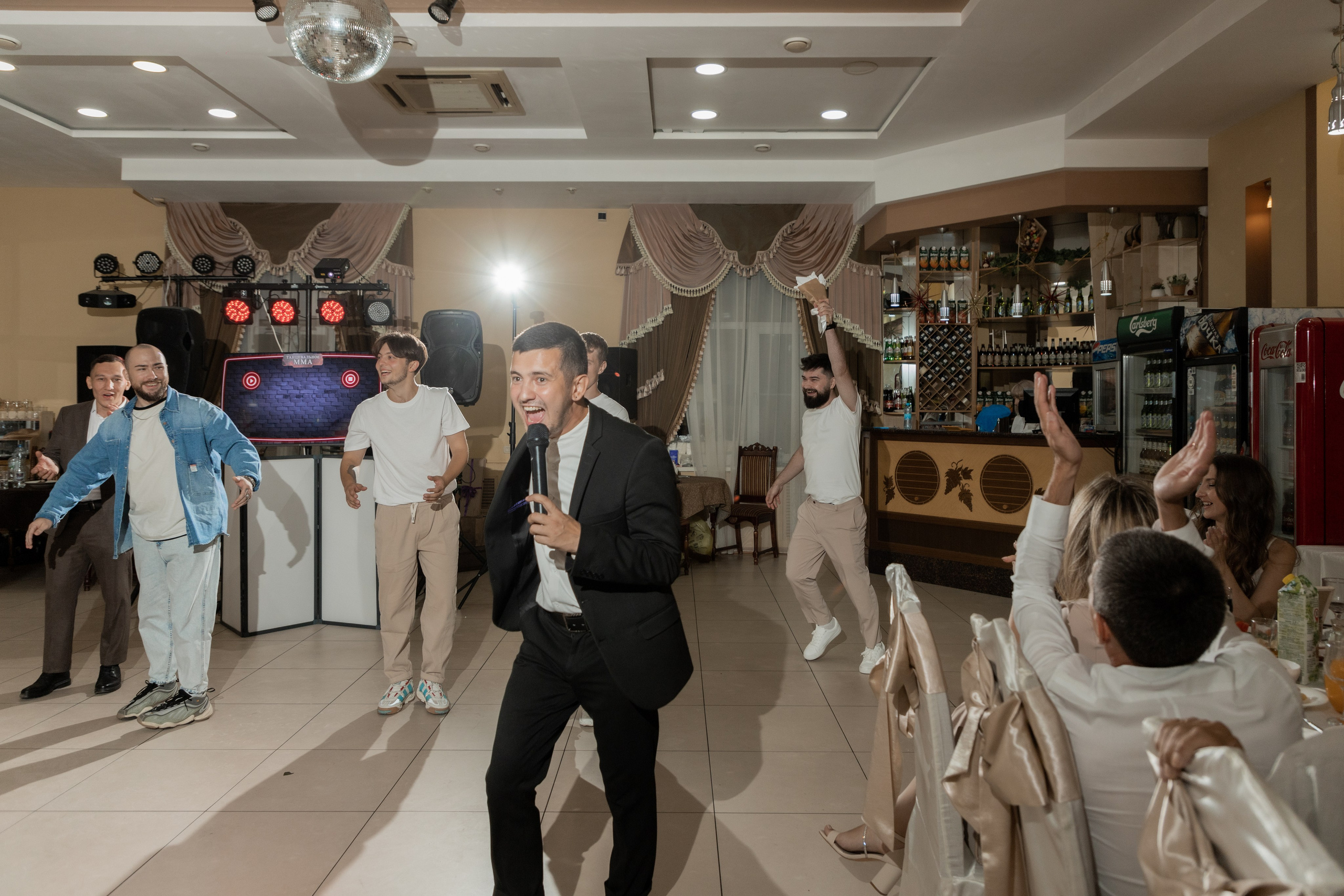 Роман и Александра (банкет). Свадебный фотограф Ангелина Сунгатулина | Саратов | Балаково | Вольск