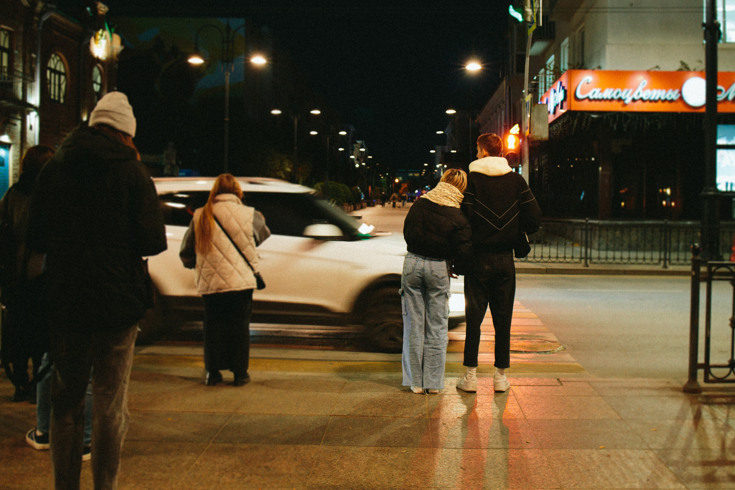 Прогулки по ночному городу. Lifestyle семейный и детский фотограф в Омске Иванова Екатерина