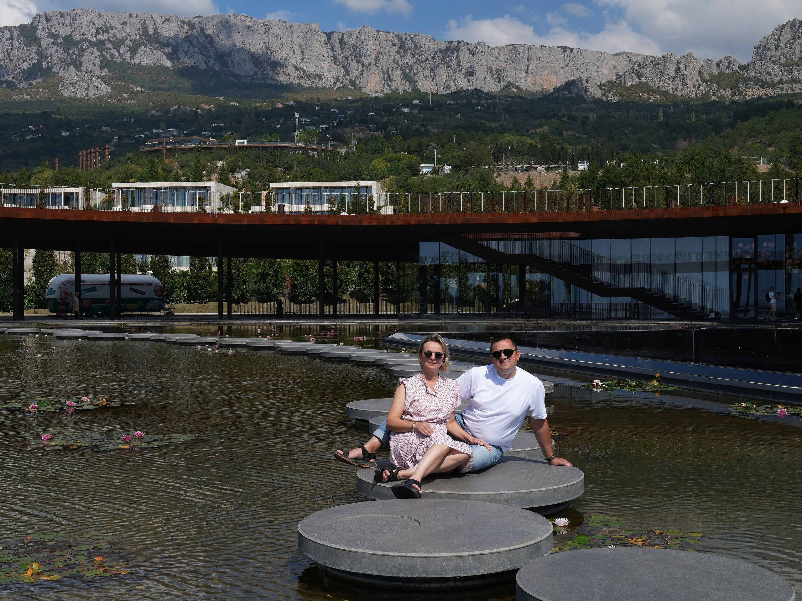 Семейная прогулка 4 человека. Свадебный фотограф Виктория Роса