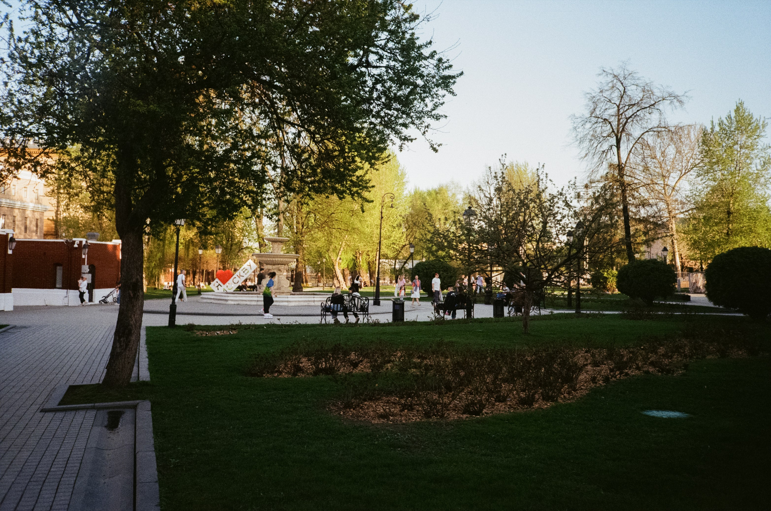 Малый Каретный, Петровка, Сад Эрмитаж | Konica Big Mini BM-301 Black | Kodak Color Plus 200