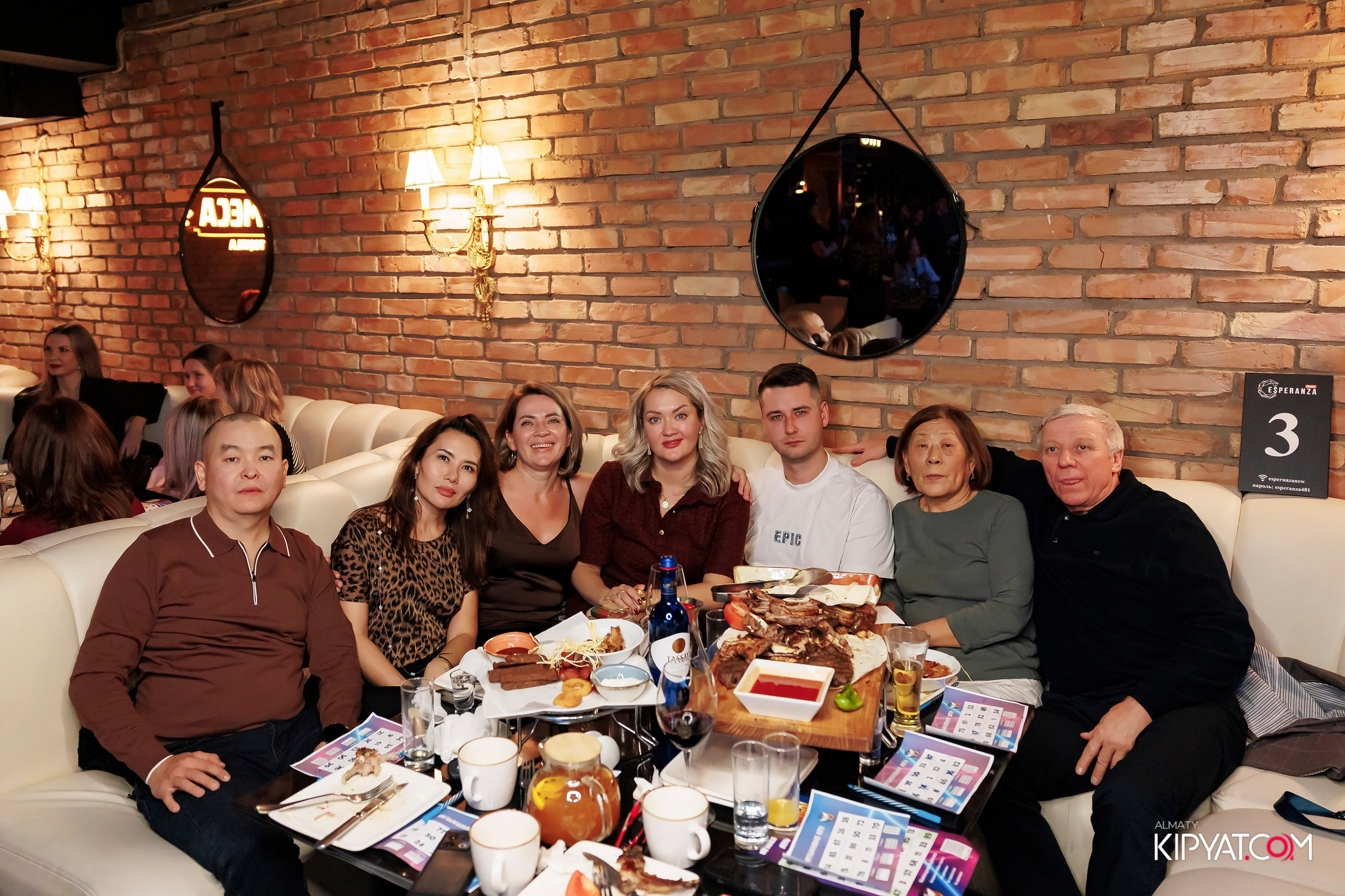 МУЗЫКАЛЬНОЕ ЛОТО В HIT RETRO. КИПЯТКОМ АЛМАТЫ! Фотосъемка мероприятий в Алматы