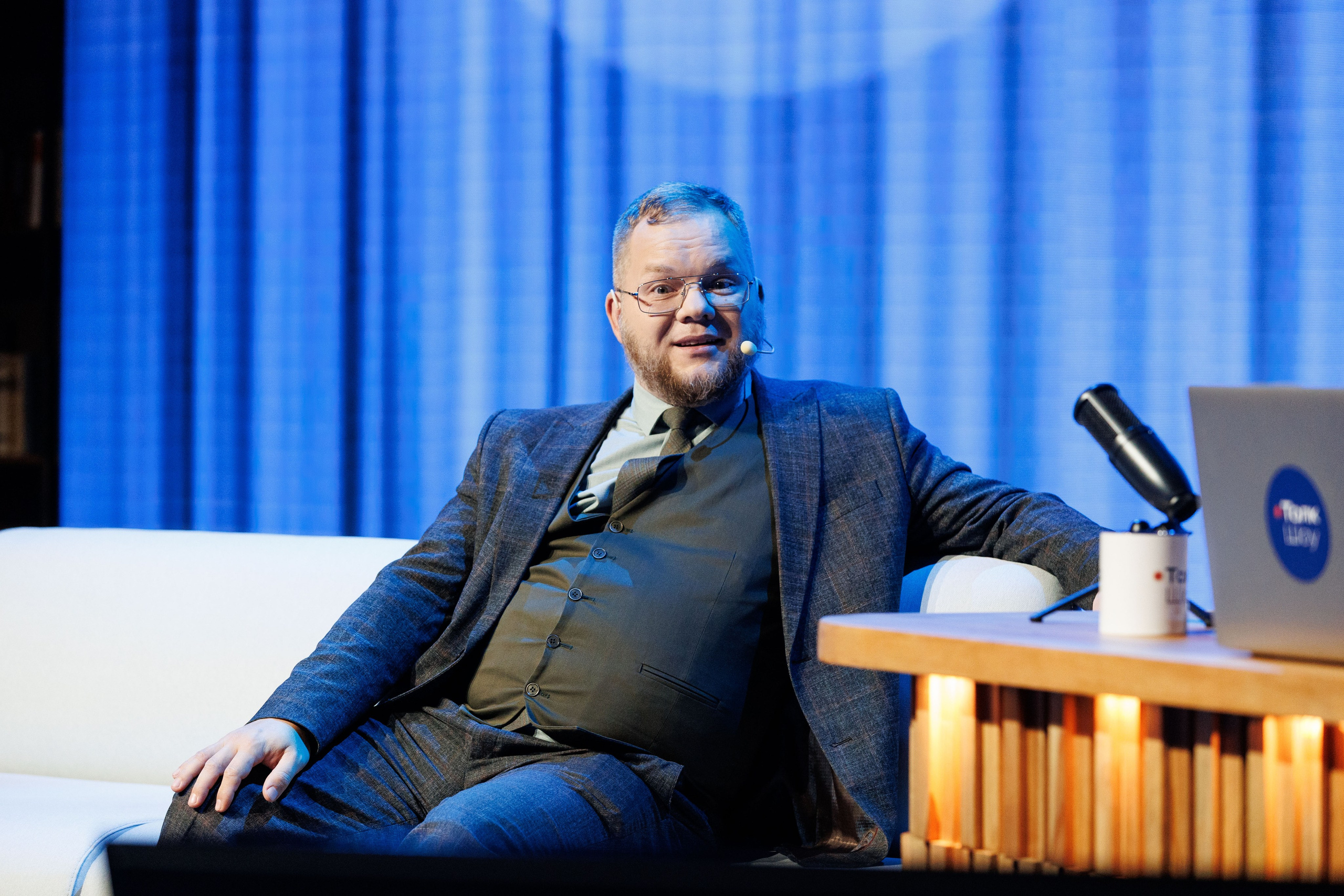 Контур Talk. Репортажный Фотограф в Москве Юра Гушан