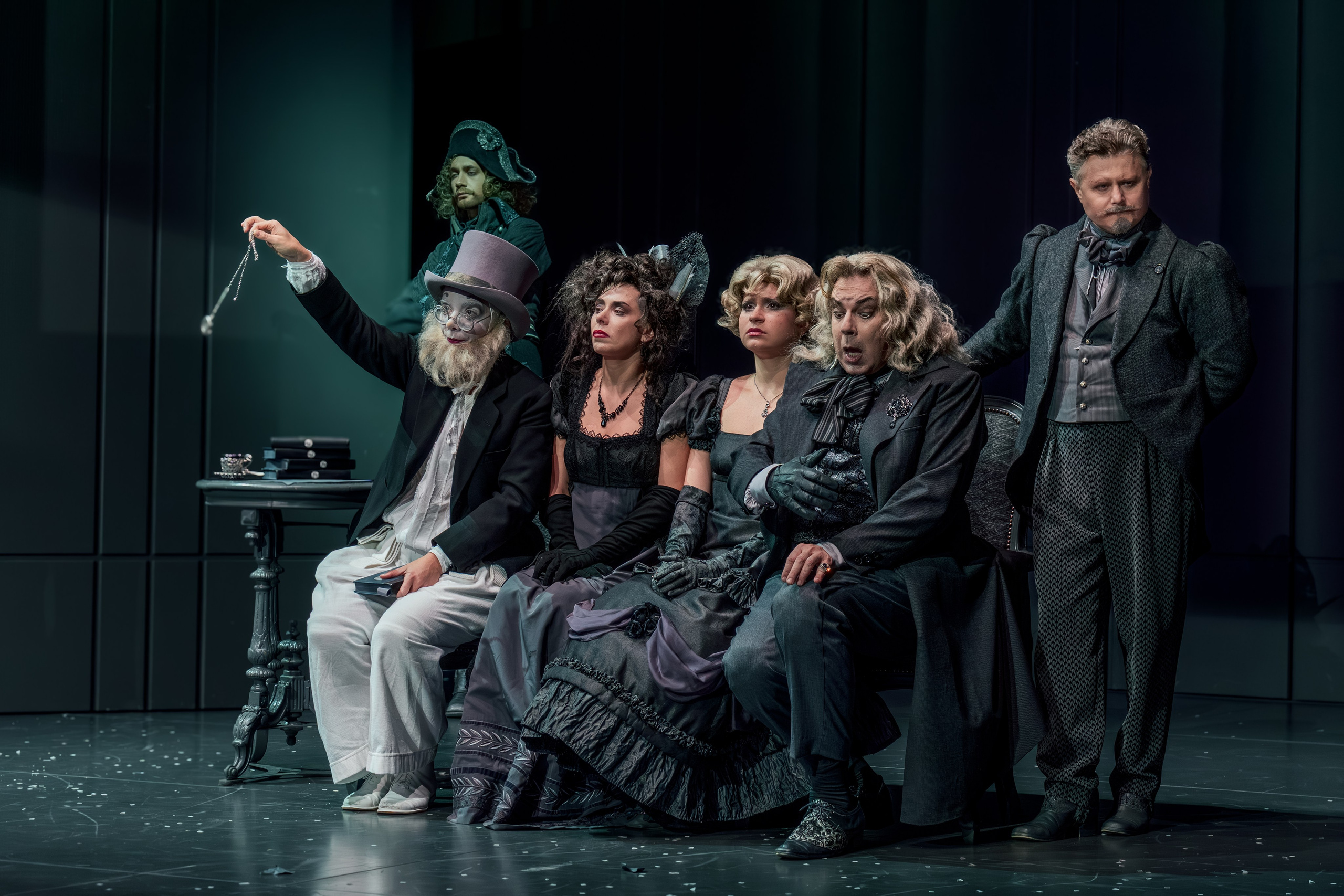 Театр Вахтангова: Пуф, или ложь и истина. Сайт фотографа Сергея Абрамова