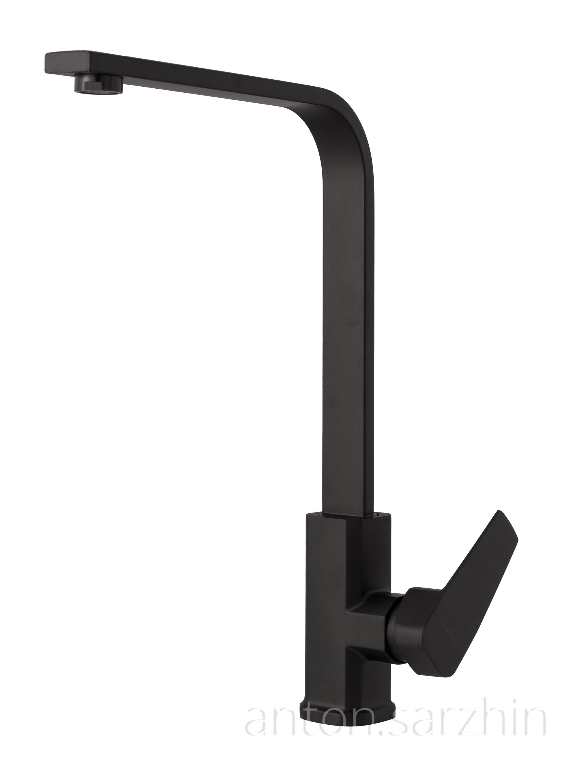 Черный смеситель для раковины