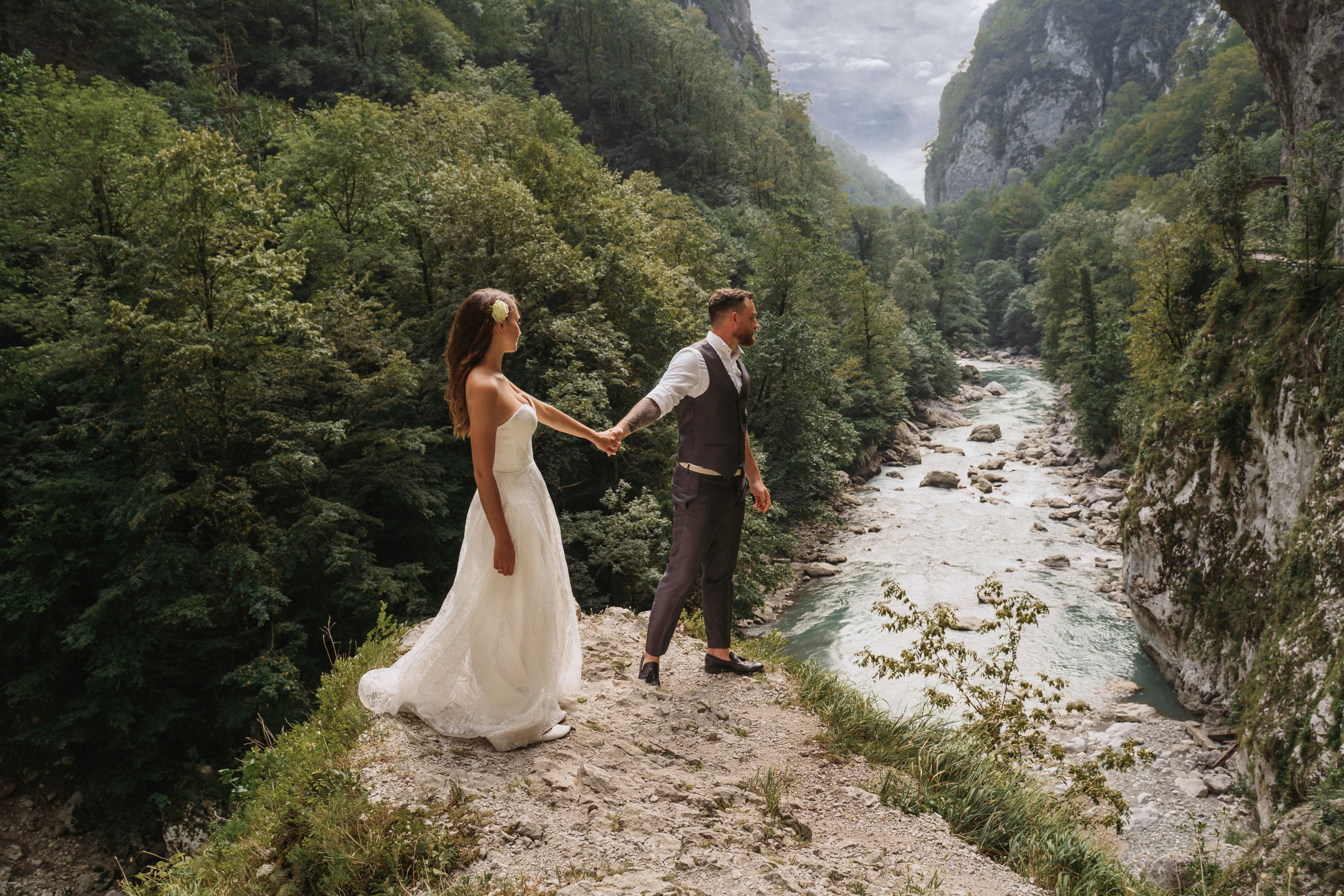 Свадебная фотосессия на море и в горах в Сочи. Алина Бернд — свадебный и индивидуальный фотограф в Сочи и Адлере