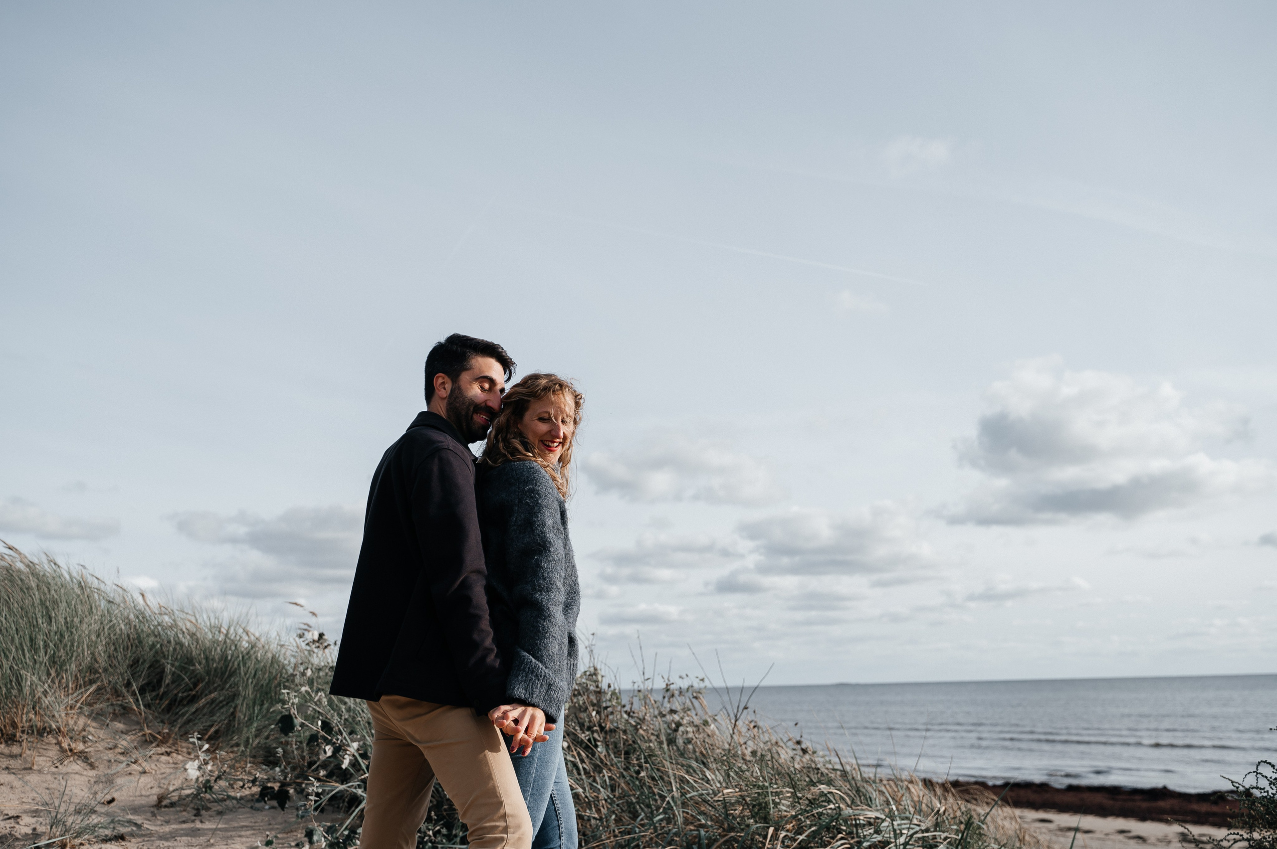 Parfotografering på Skrea strand | Fotograf i Falkenberg. Bröllops- och familjefotograf i Halmstad | Valentina