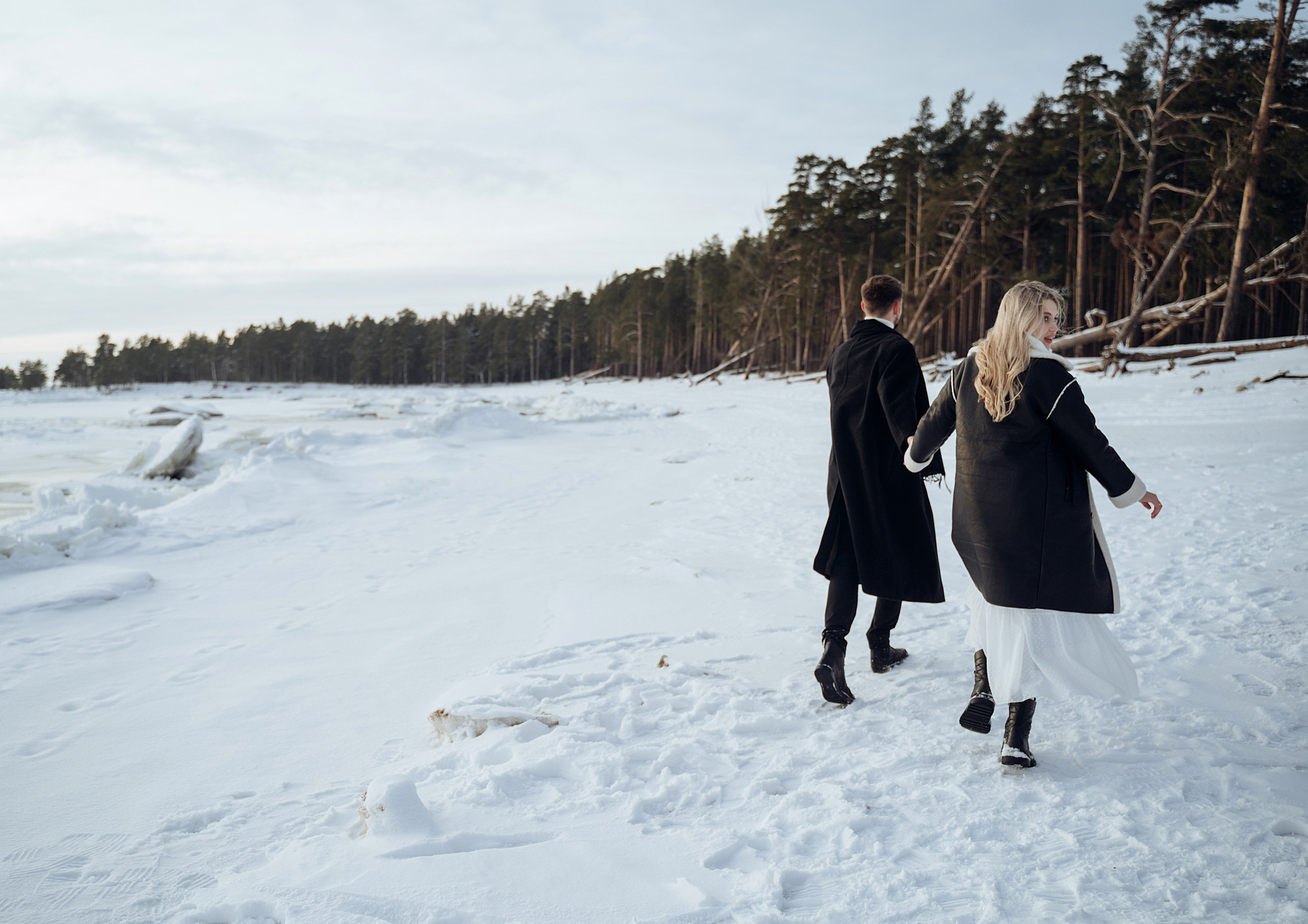 Love Story зимняя прогулка. Свадебный фотограф