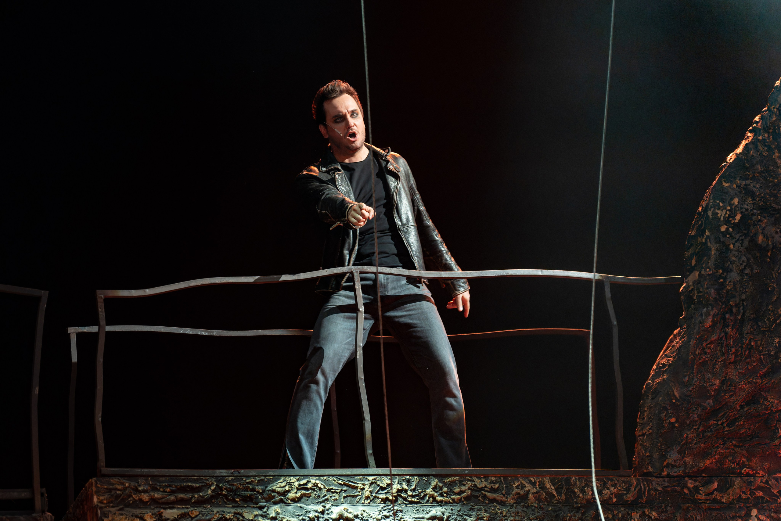 Театр Моссовета: Иисус Христос Супервезда — 35 лет на сцене. Сайт фотографа Сергея Абрамова