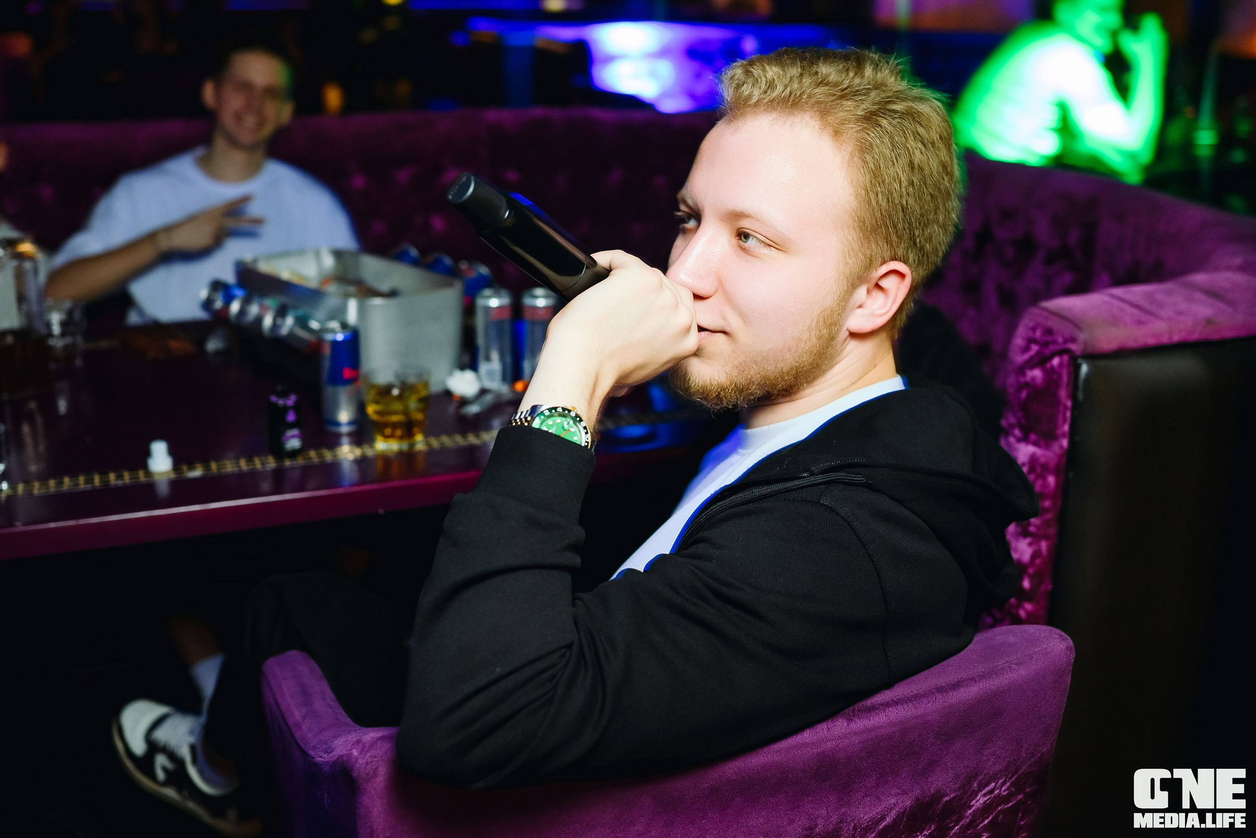 Фотоотчет из караоке-клуба Эйфория. One Media Life: фоторепортажи, фотоотчеты с мероприятий и заведений