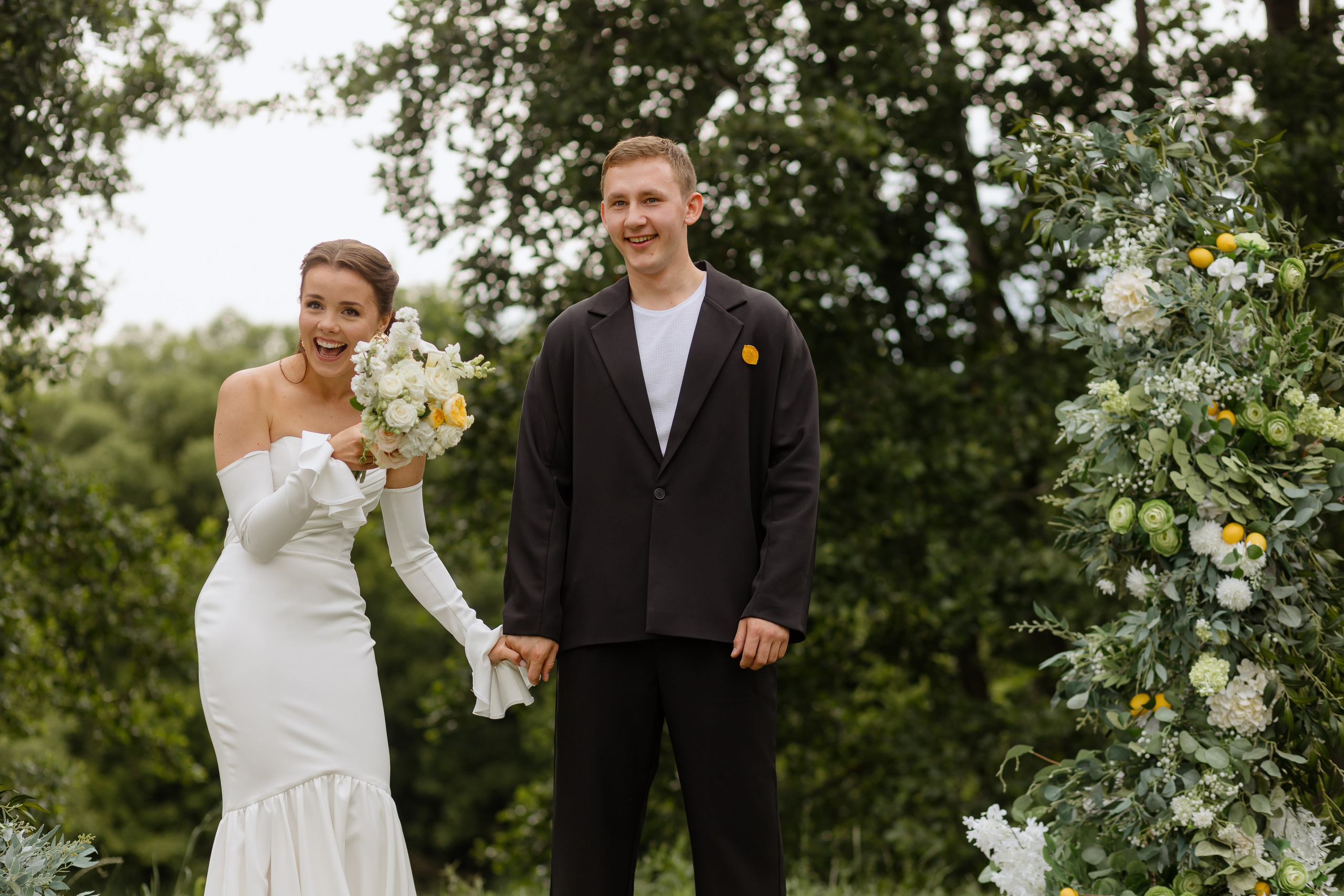 Июньская свадьба на берегу реки. Фотограф Сергей Ртищев в Москве и РФ