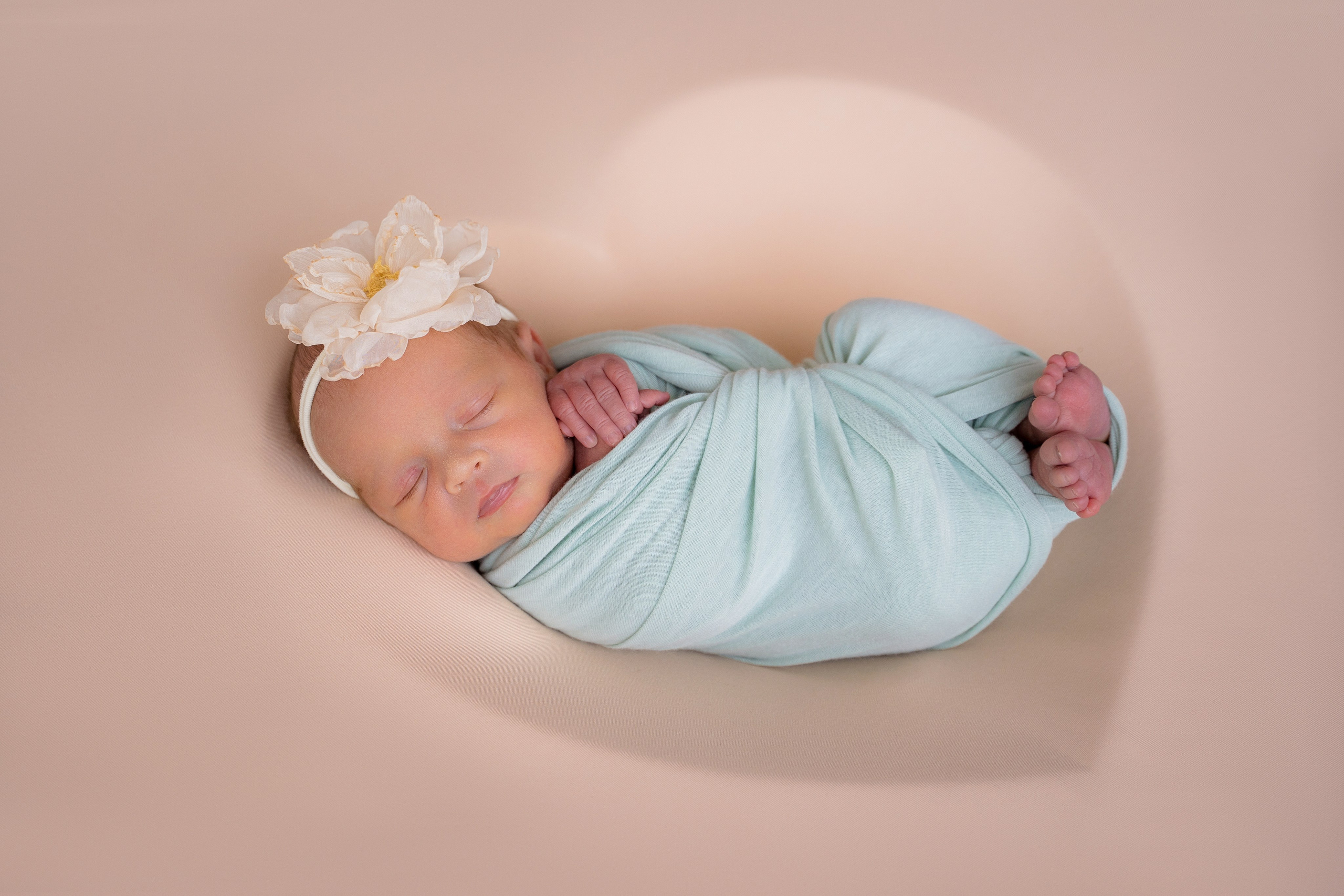 Ньюборн стандарт. Фотостудия Малина в городе Улан-Удэ. Фотограф Ирина Жарникова