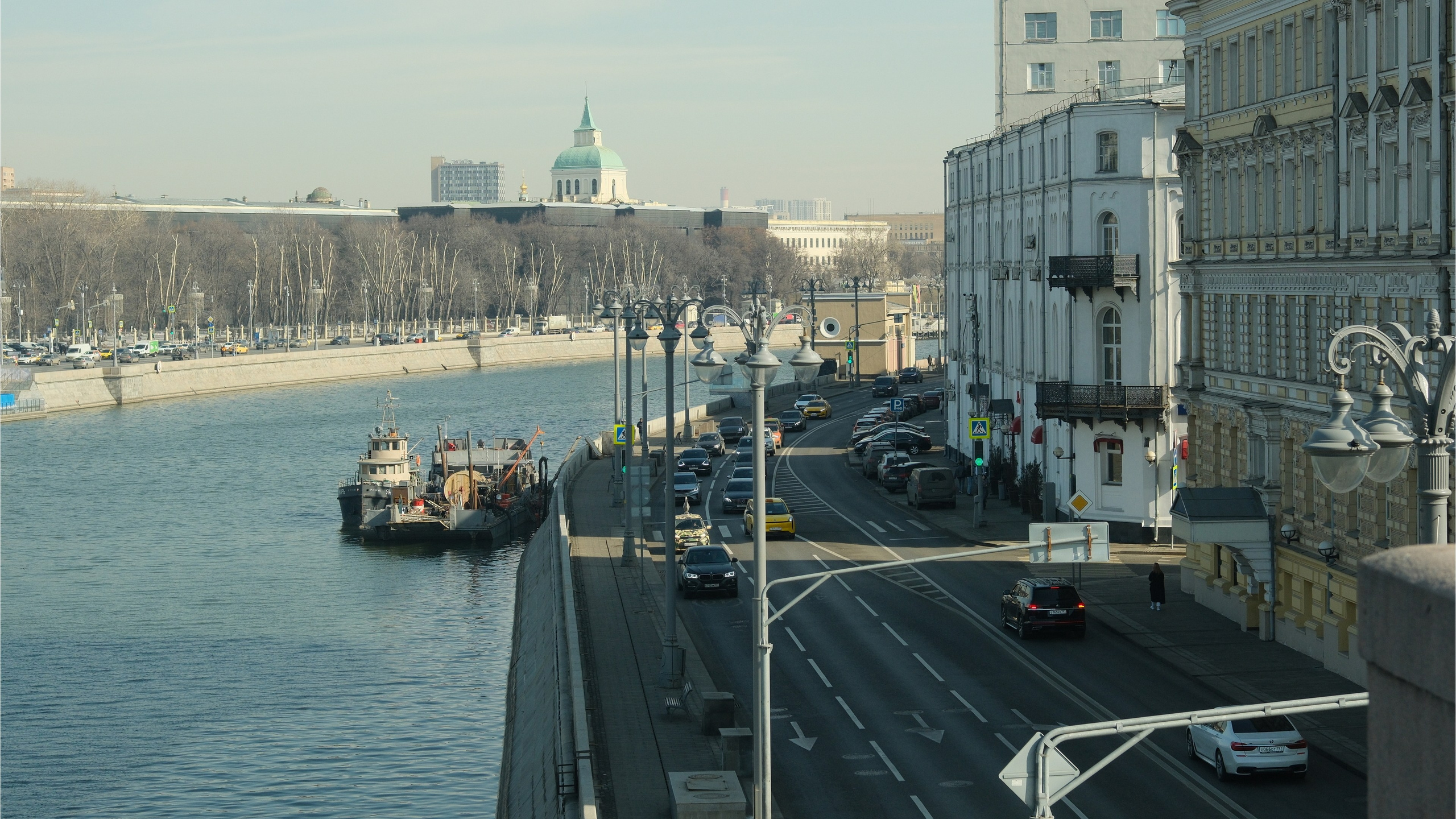 Улица, люди, жизнь…