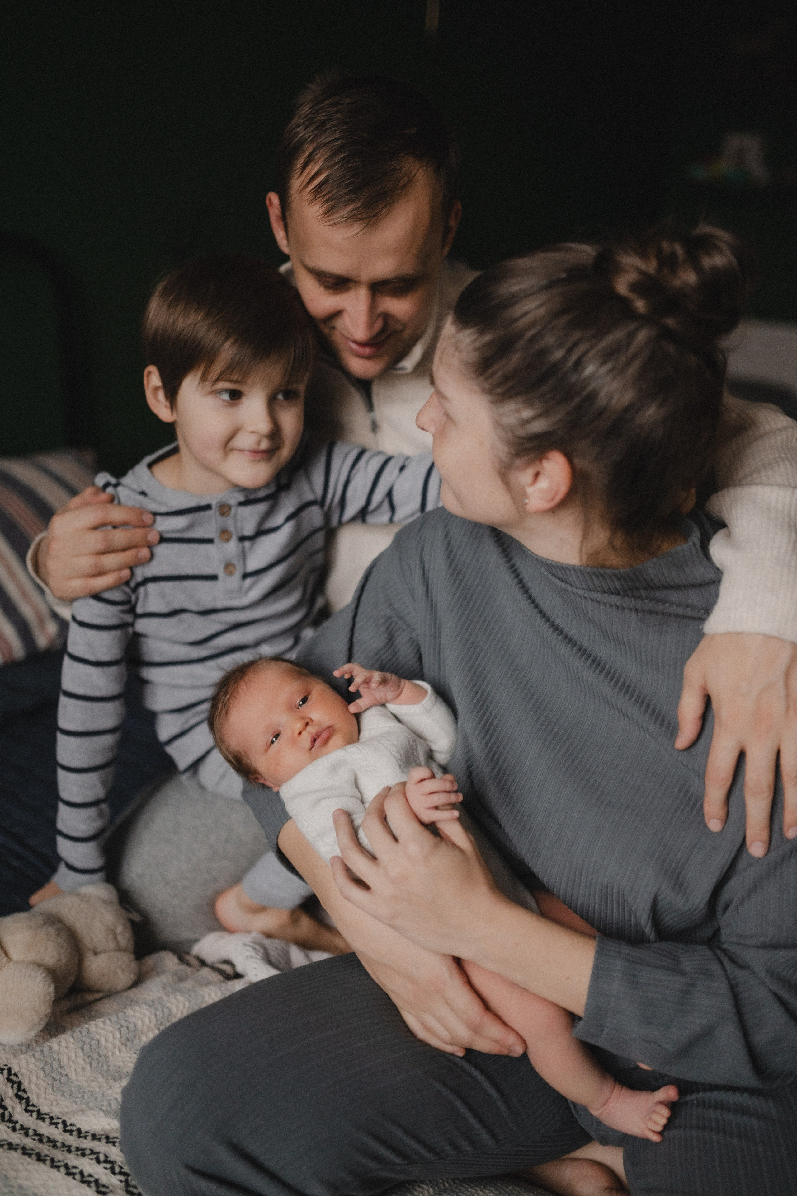 Дима, Нелли, Марк, Нина и Кира дома. Семейный и свадебный lifestyle-фотограф в Москве Мария Петрова