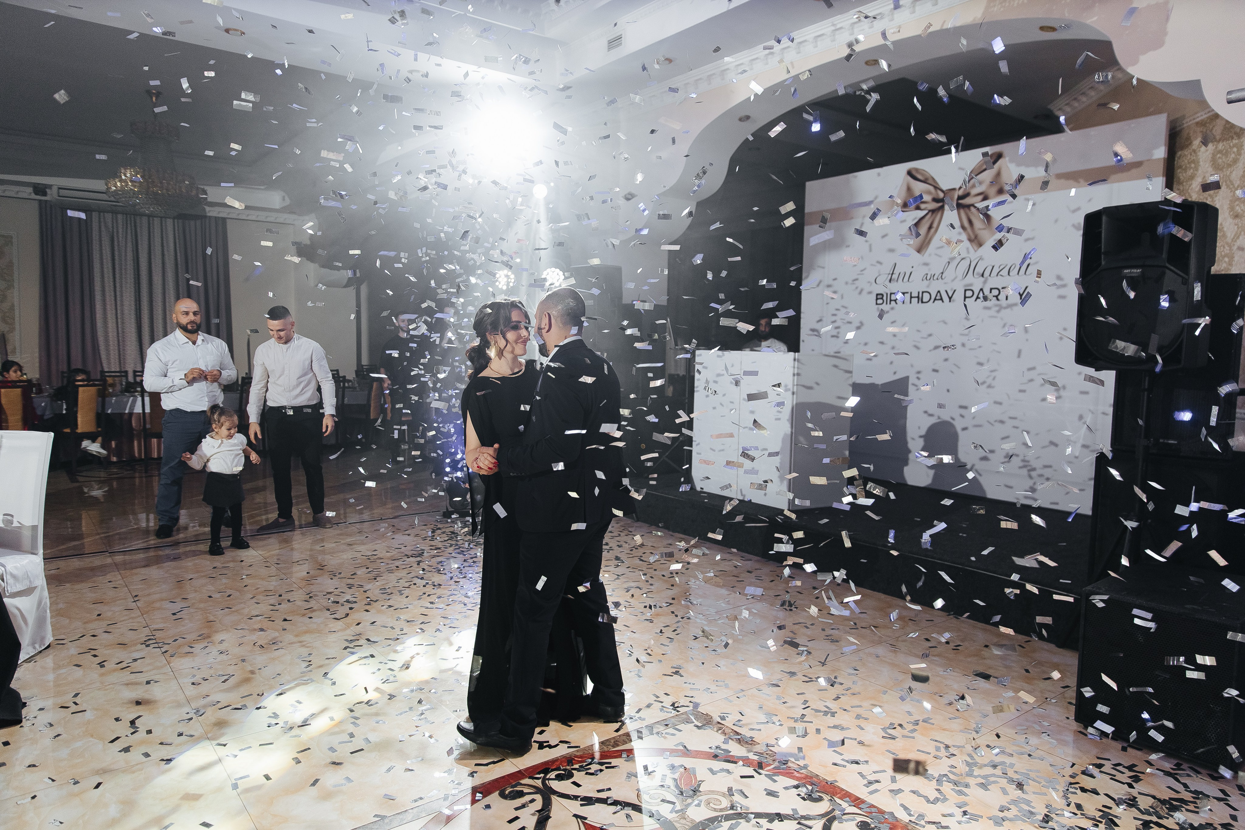 Ани и Назели. 35&5 День рождения, «Янтарь». Фотограф в Красноярске Надежда Воскресенская