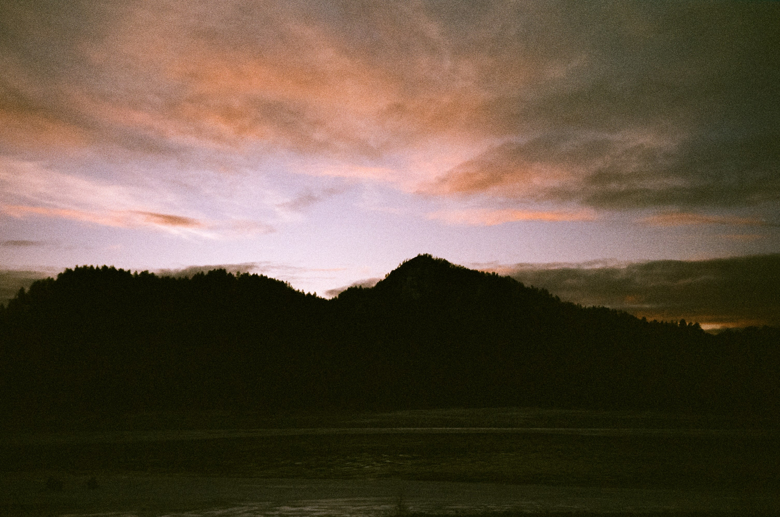 Поле у вертолетной площадки в день зимнего солнцестояния / 22 декабря