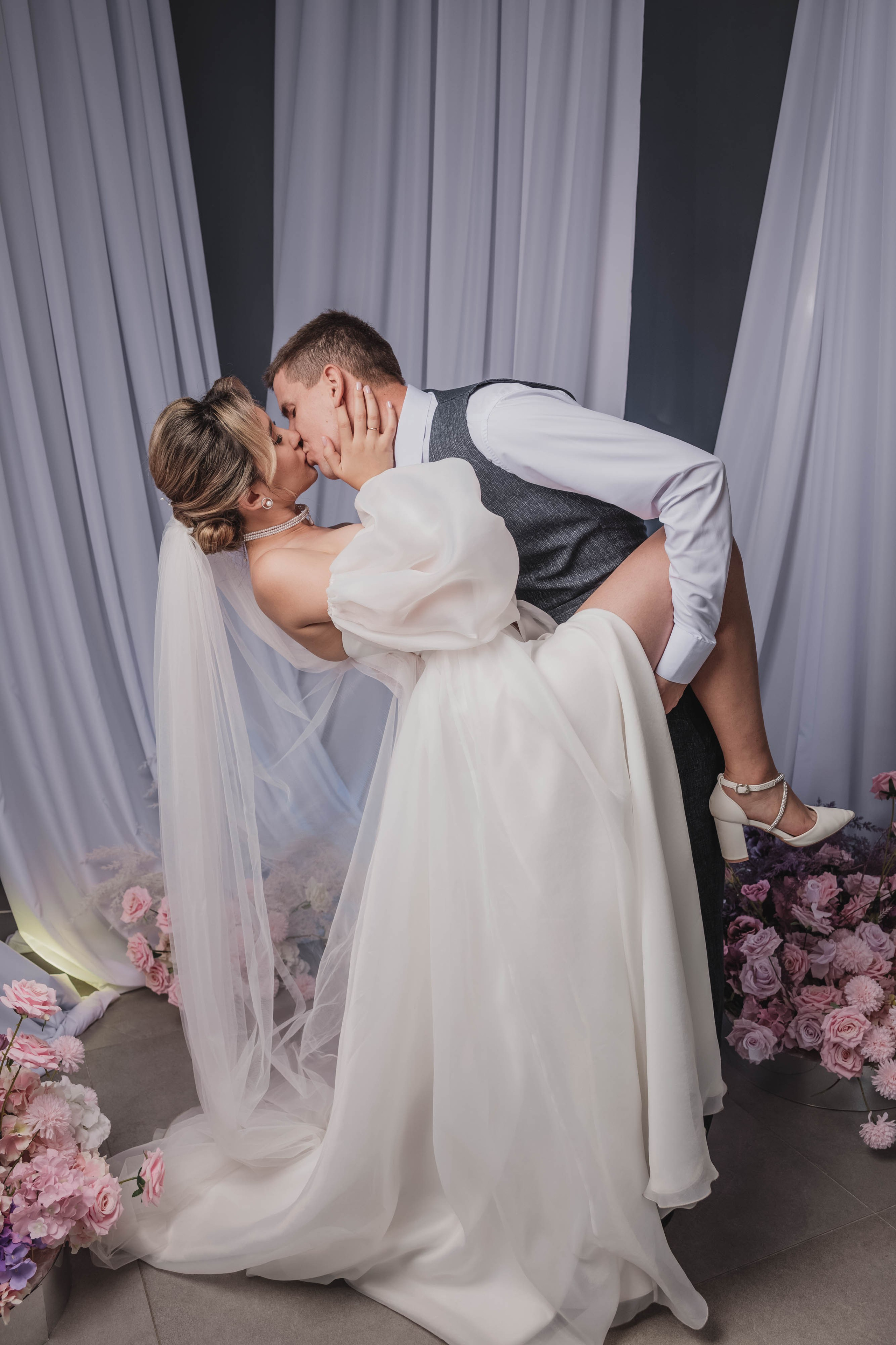 Свадебная фотосессия в фотостудии г. Саратова Яна и Сергей 28.08.2024. Свадебный фотограф, портретный фотограф в Москве и Саратове Оксана Анциферова