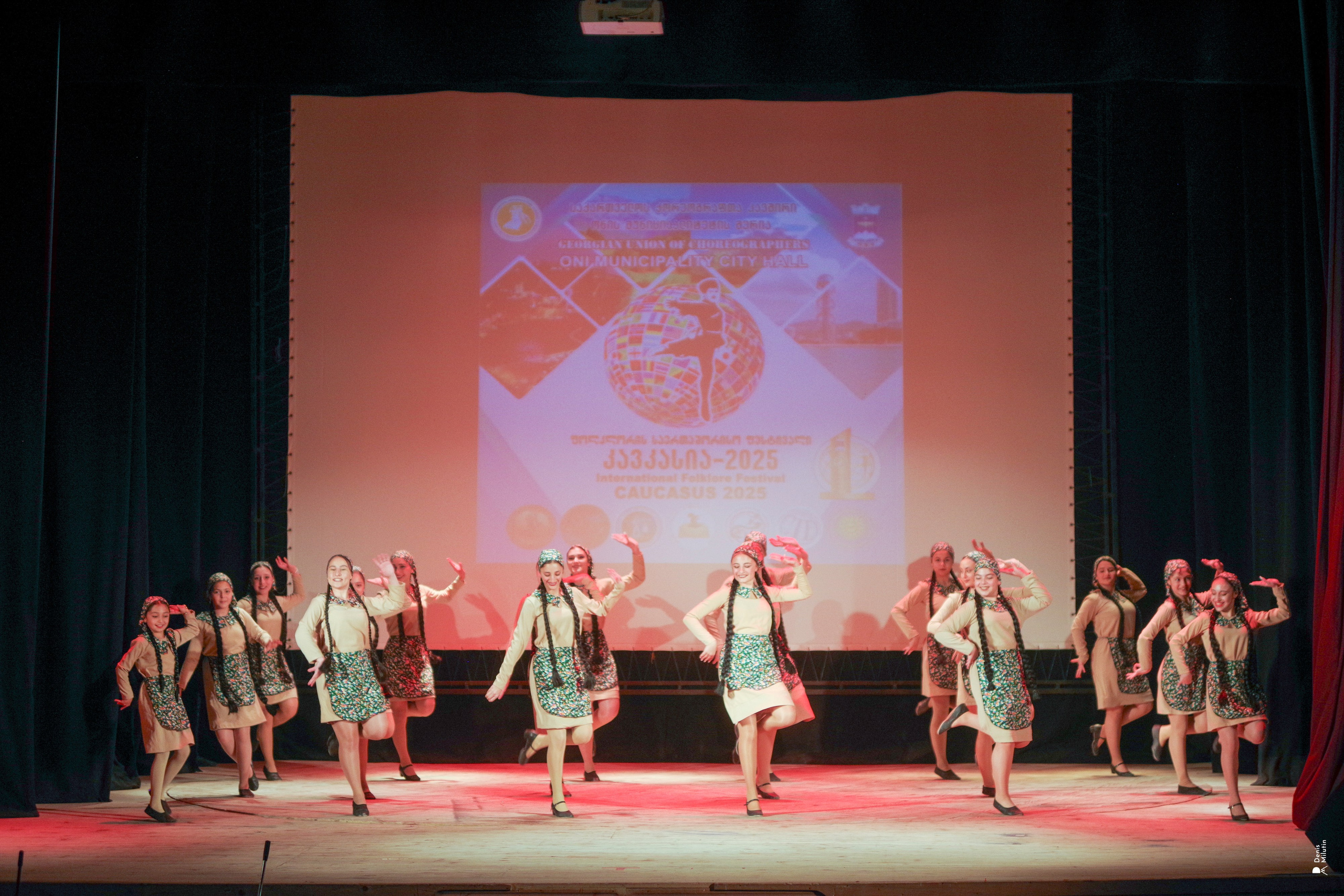 Танцы в прекрасном Они. Портретный фотограф Денис Милютин