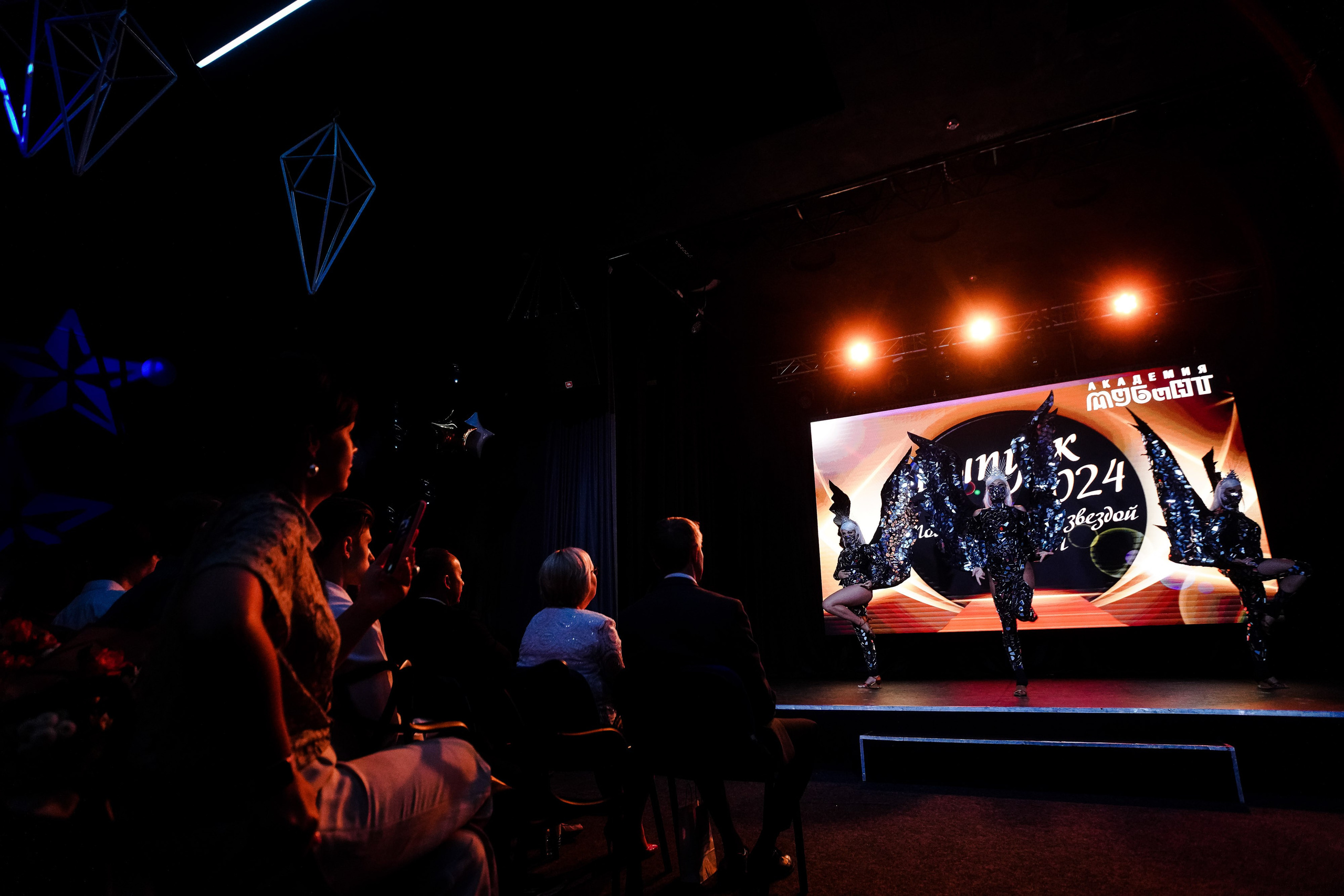 Выпускной Академии МУБиНТ — 2024. Репортажный фотограф Сергей Сажин г. Ярославль