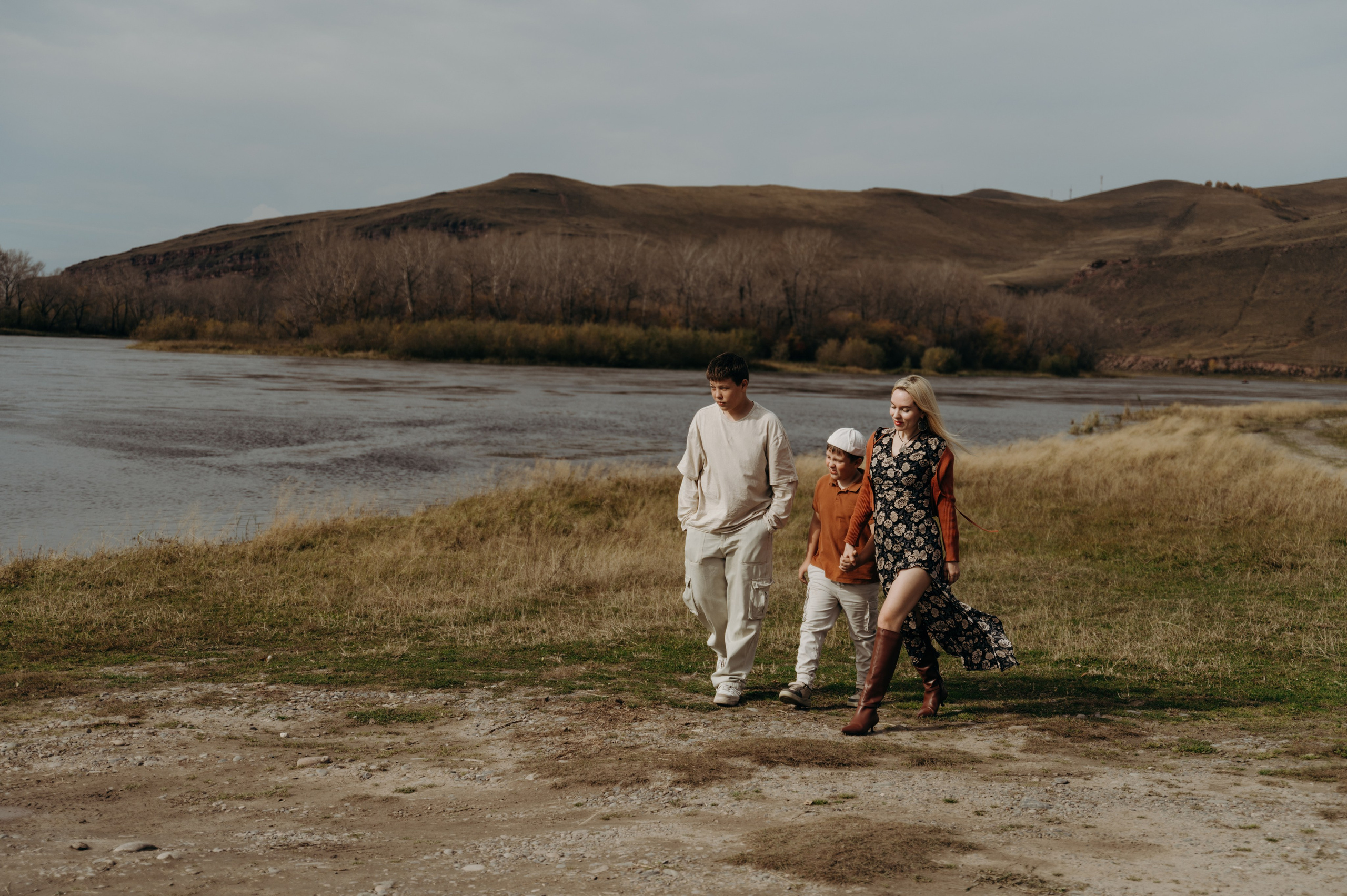 Осенняя прогулка на берегу. Фотограф в Абакане и Минусинске