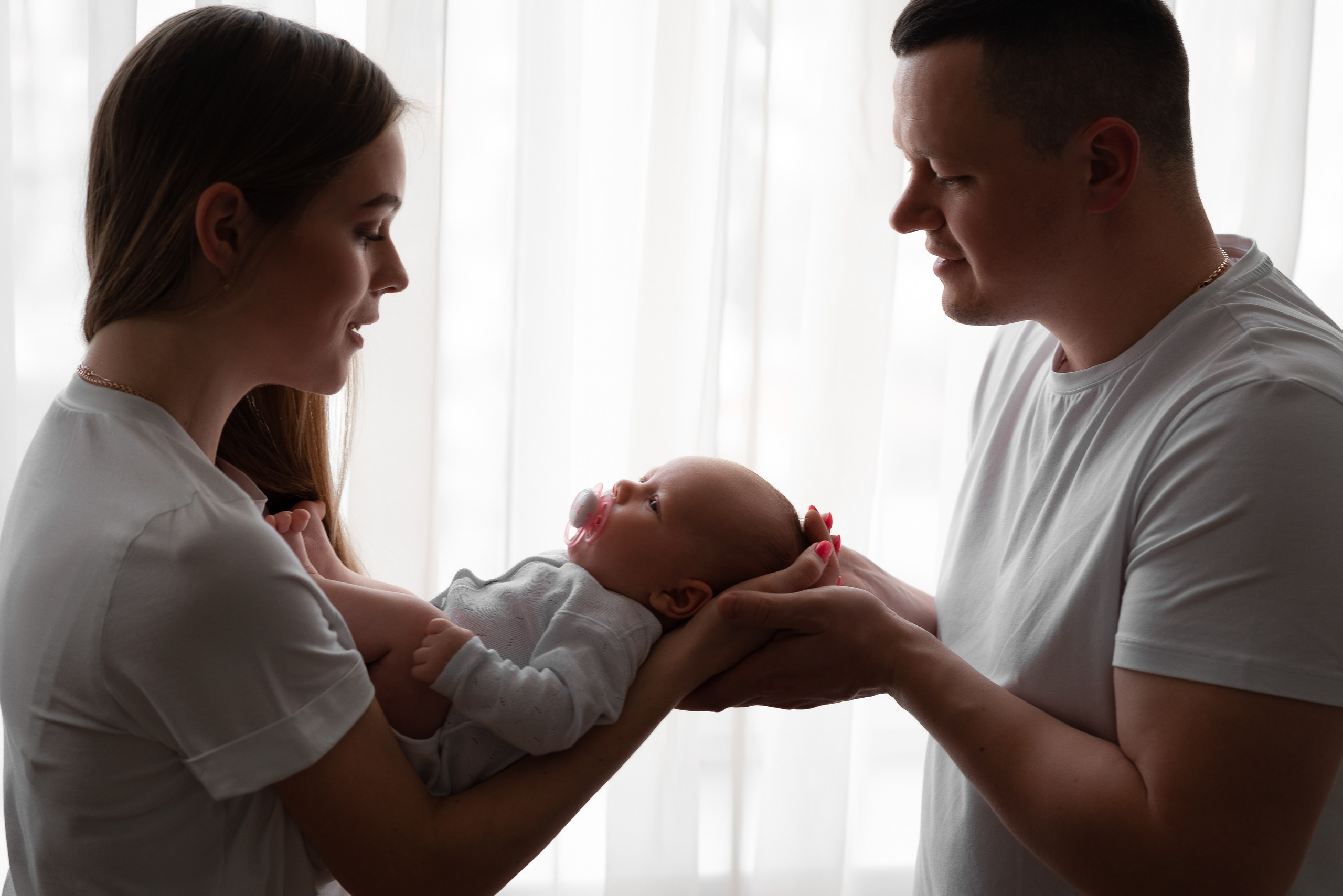 Маленькая Машенька. Семейный фотограф на выписку из роддома и крещение Минск Настя Гришук