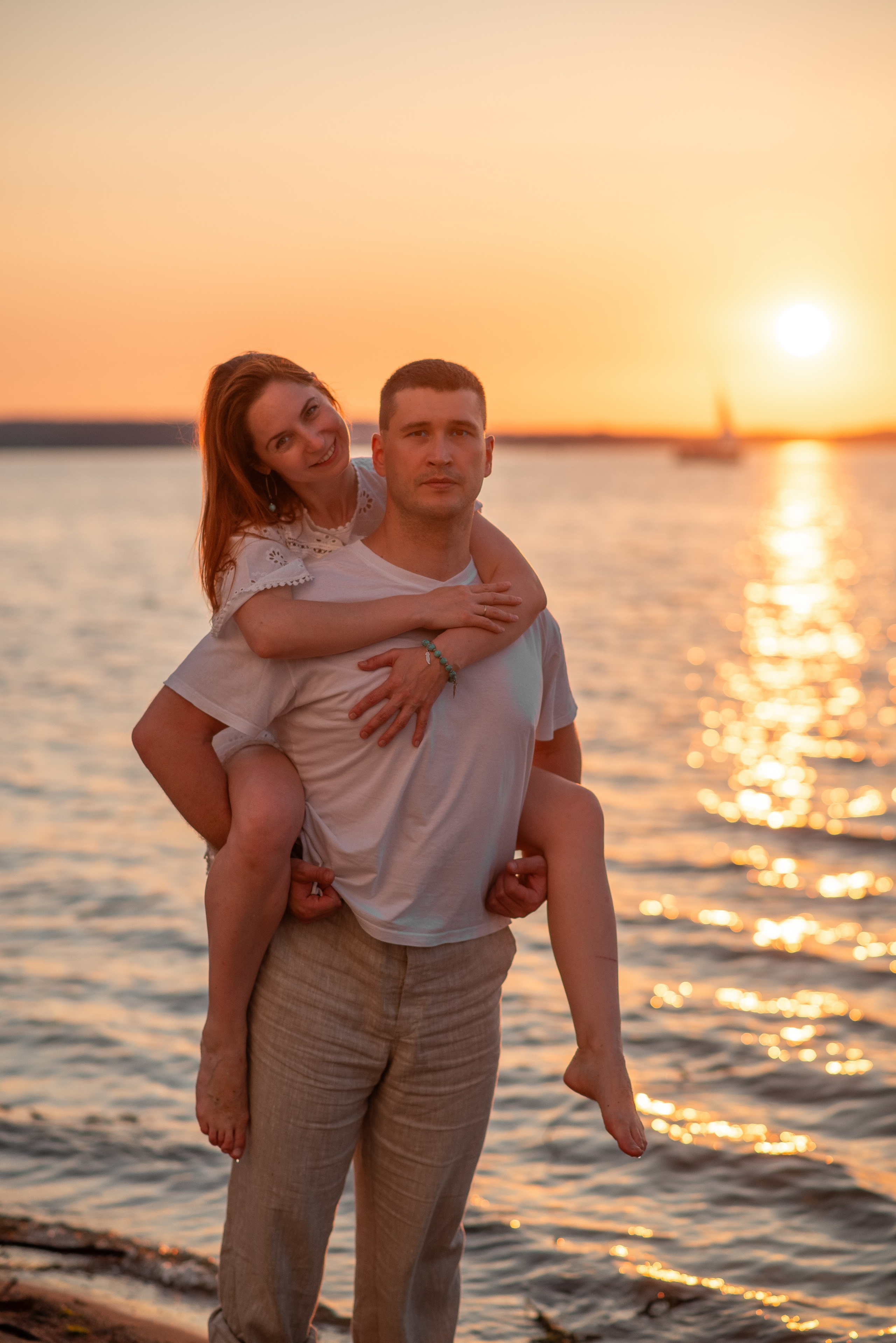 Оксана+Саша на Минском с крыльями. Семейный фотограф на выписку из роддома и крещение Минск Настя Гришук