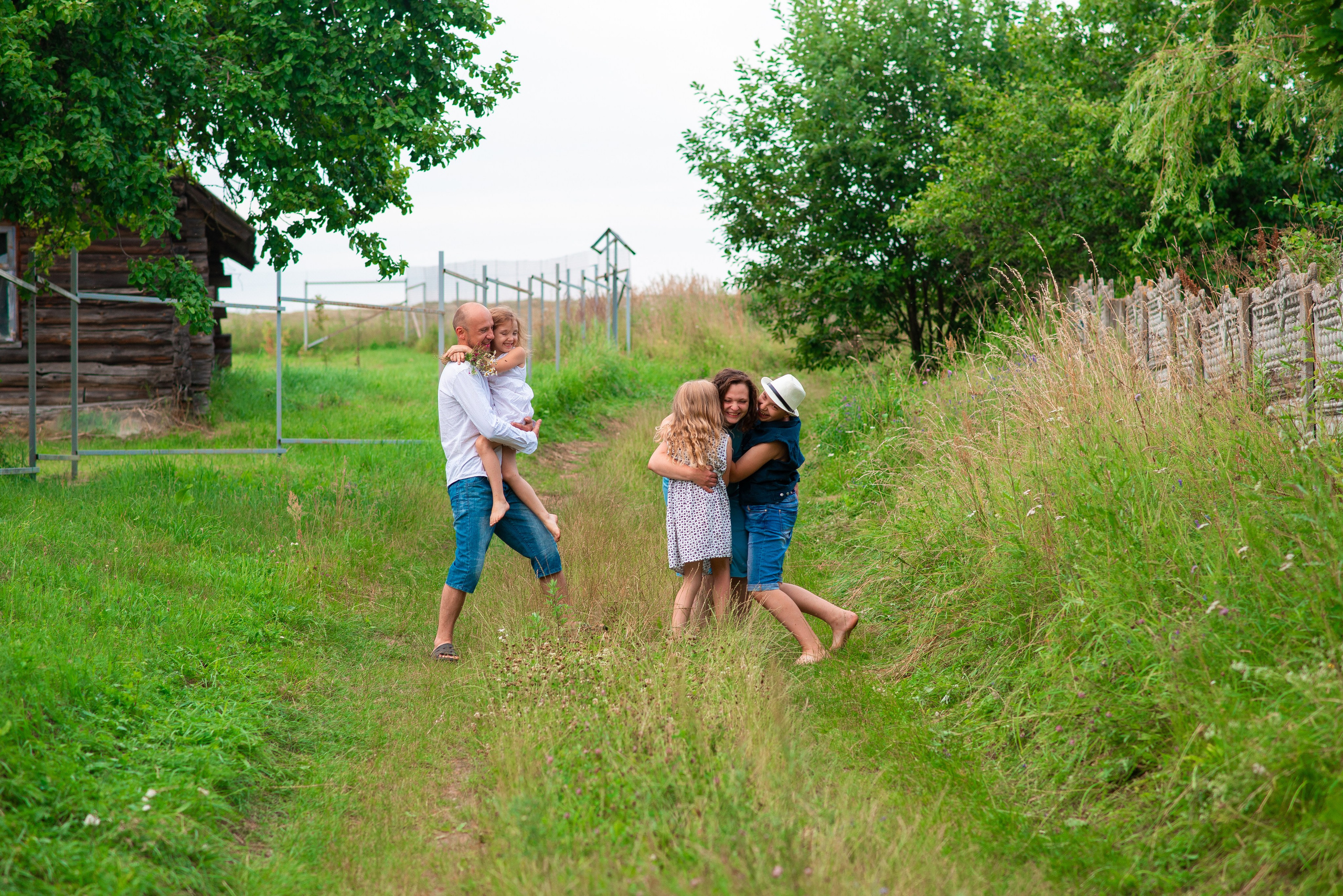 Деревенская история. Семейный фотограф на выписку из роддома и крещение Минск Настя Гришук