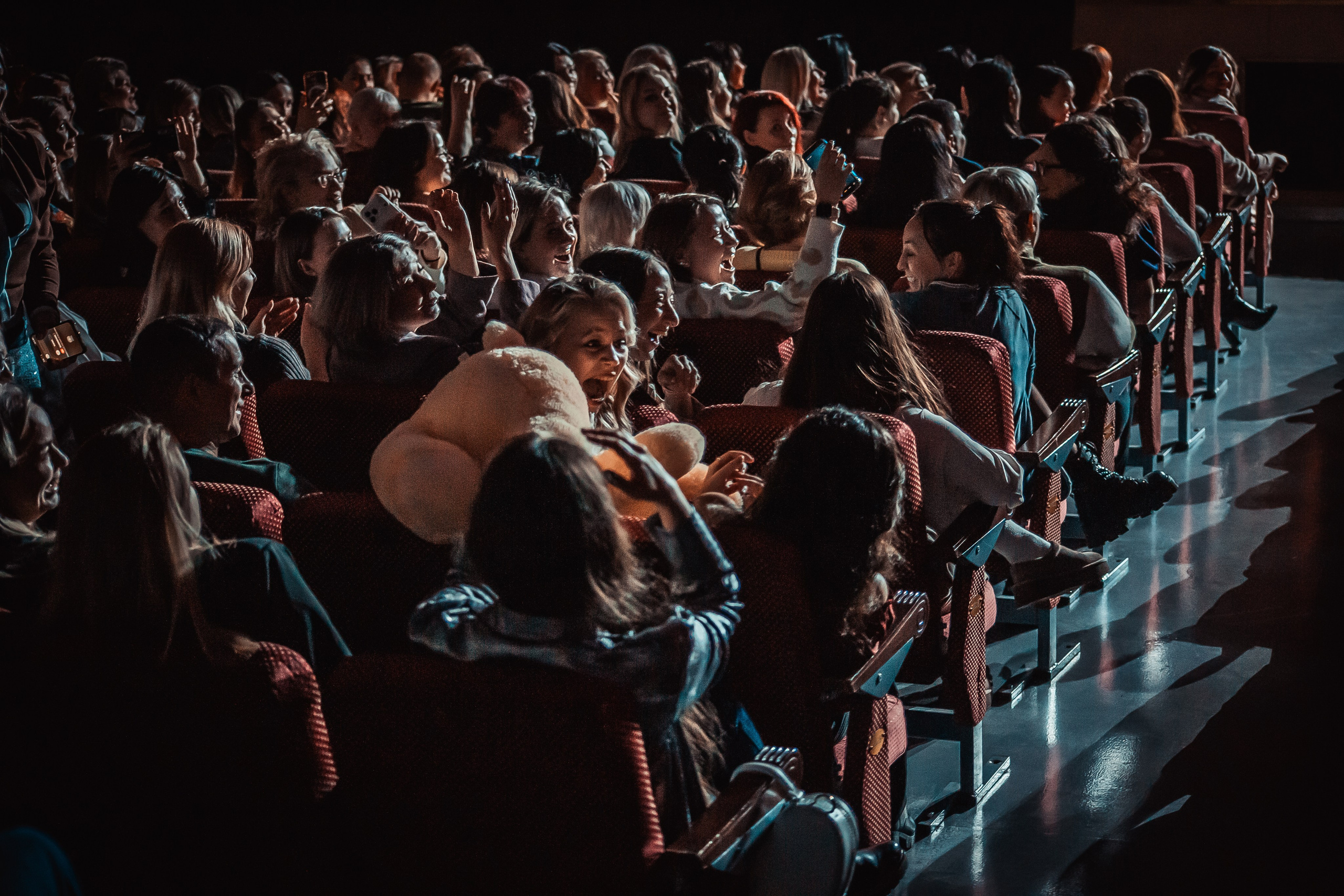Шоу под дождем, Гранд Холл Сибирь, 20.02.2026. Фотограф Регина Крикунова г. Красноярск