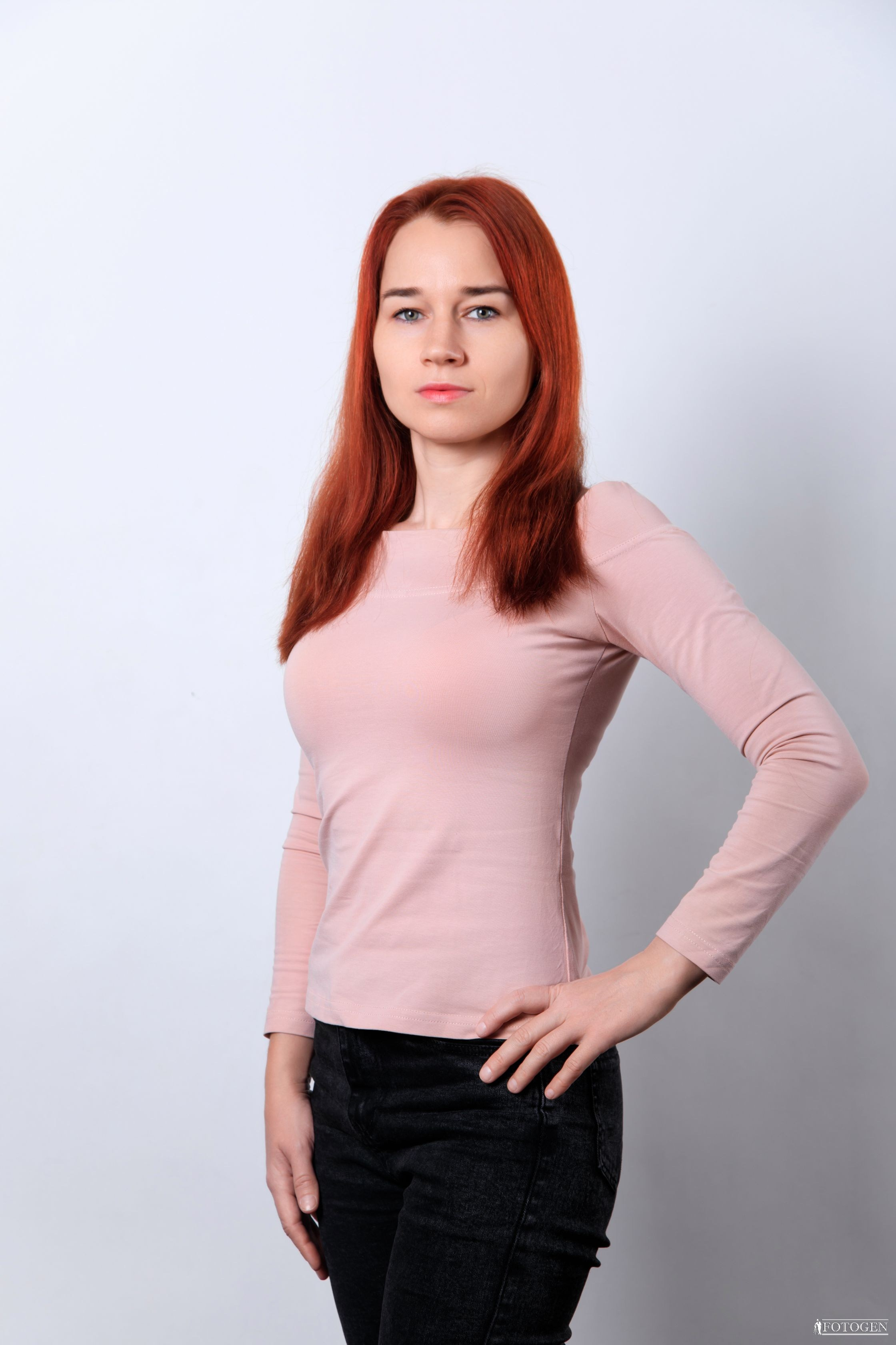 Женский деловой портрет | Бизнес фотосессии от Fotogen. Интерьерная фотостудия FOTOGEN г. Краснодар