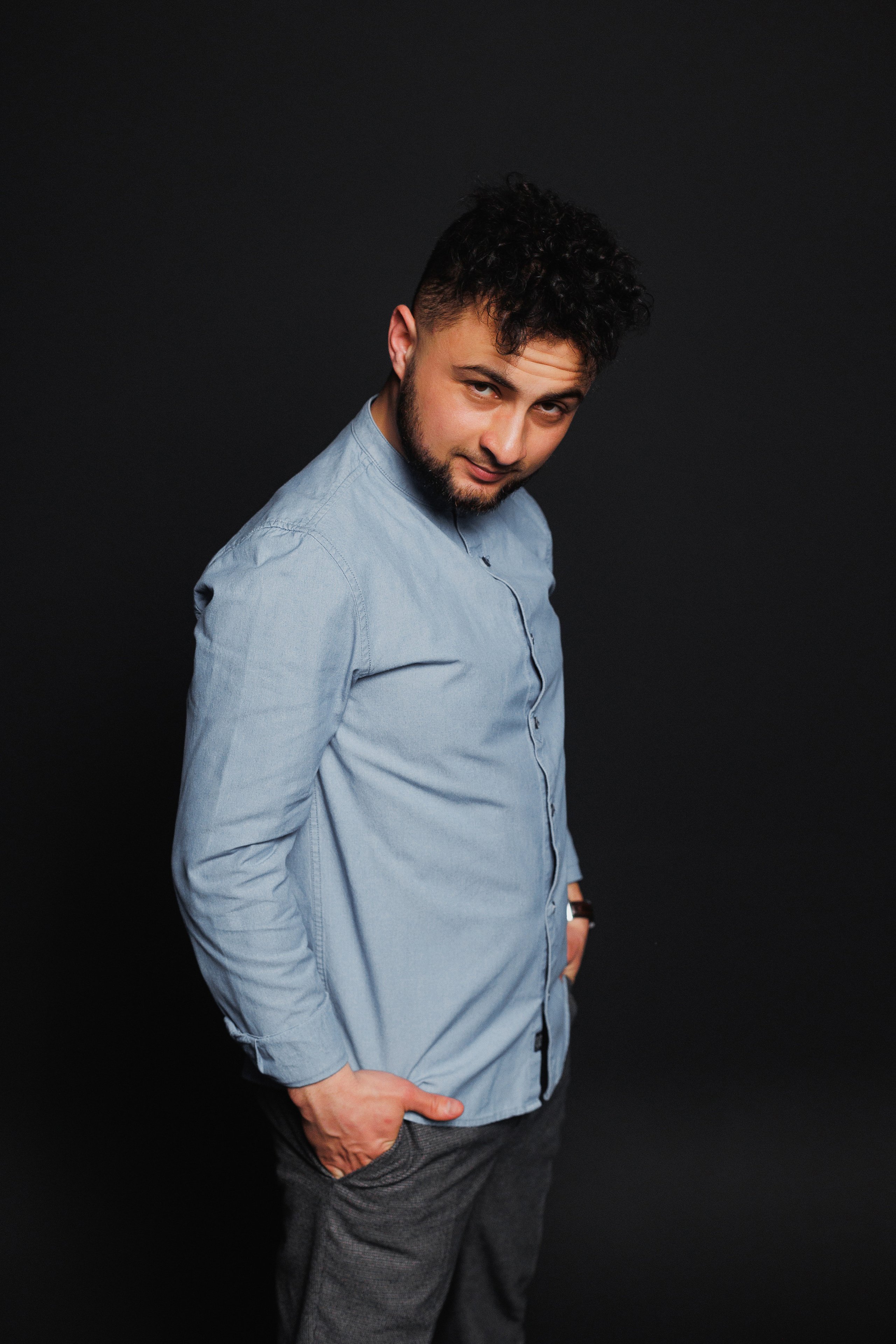 Ведущий Самсон Сахаров