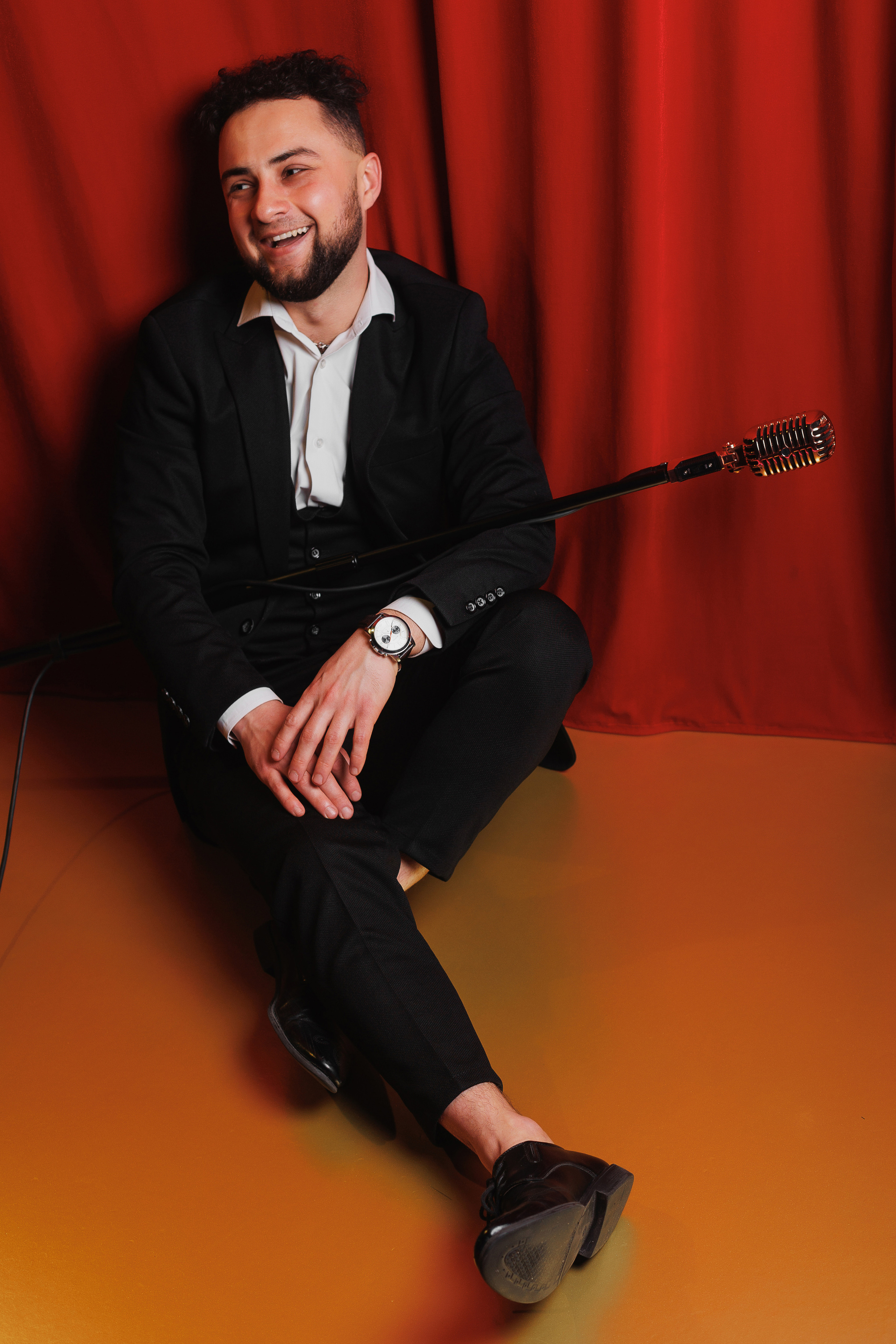 Ведущий Самсон Сахаров