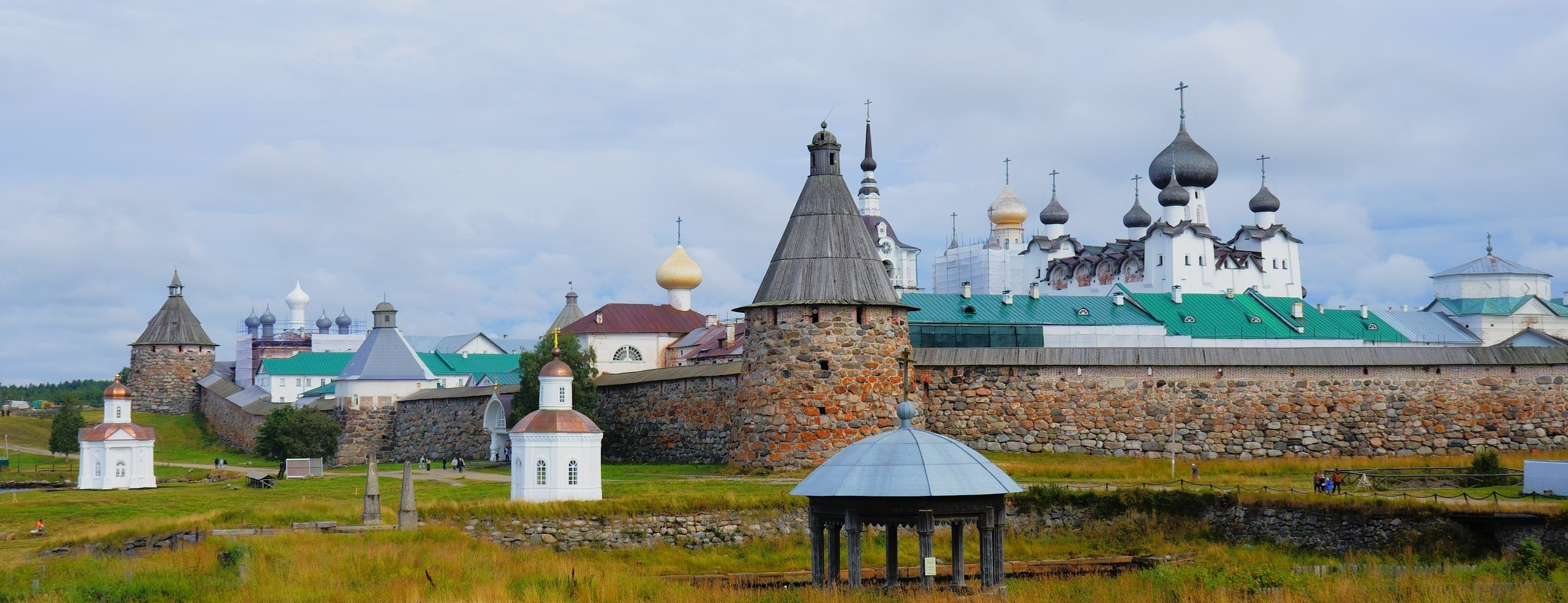 Фасады зданий. Фотограф недвижимости Света Гу в Санкт-Петербурге