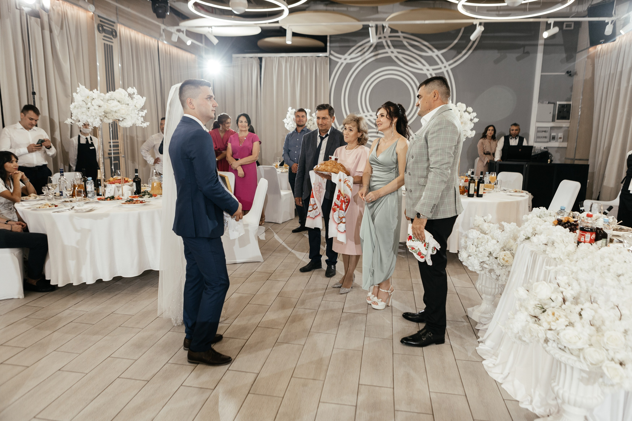 Свадебный фотограф Уфа — Руслан ГабдлисламовЖивые эмоции, красивые кадры, воспоминания на всю жизнь.Работаю по всей Республике Башкортоста. Свадебный фотограф Уфа Руслан Габдлисламов